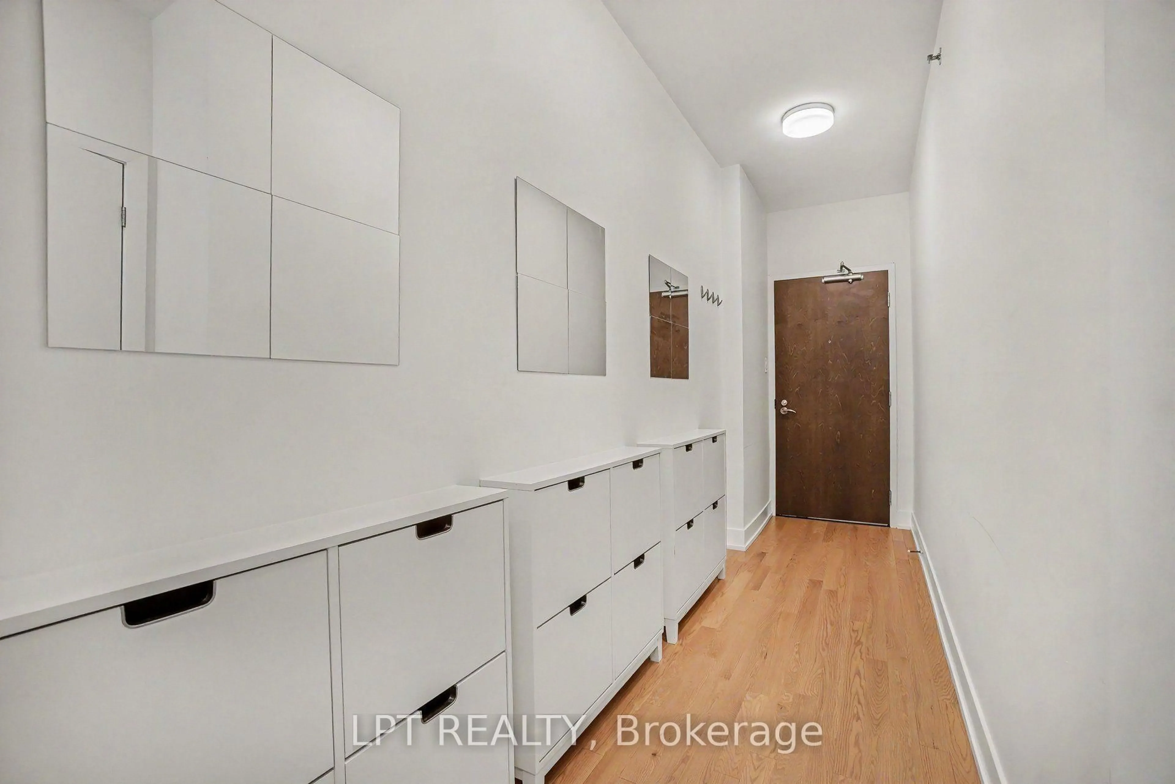Storage room or clothes room or walk-in closet for 88 Richmond Rd #512, Ottawa Ontario K1Z 0B1