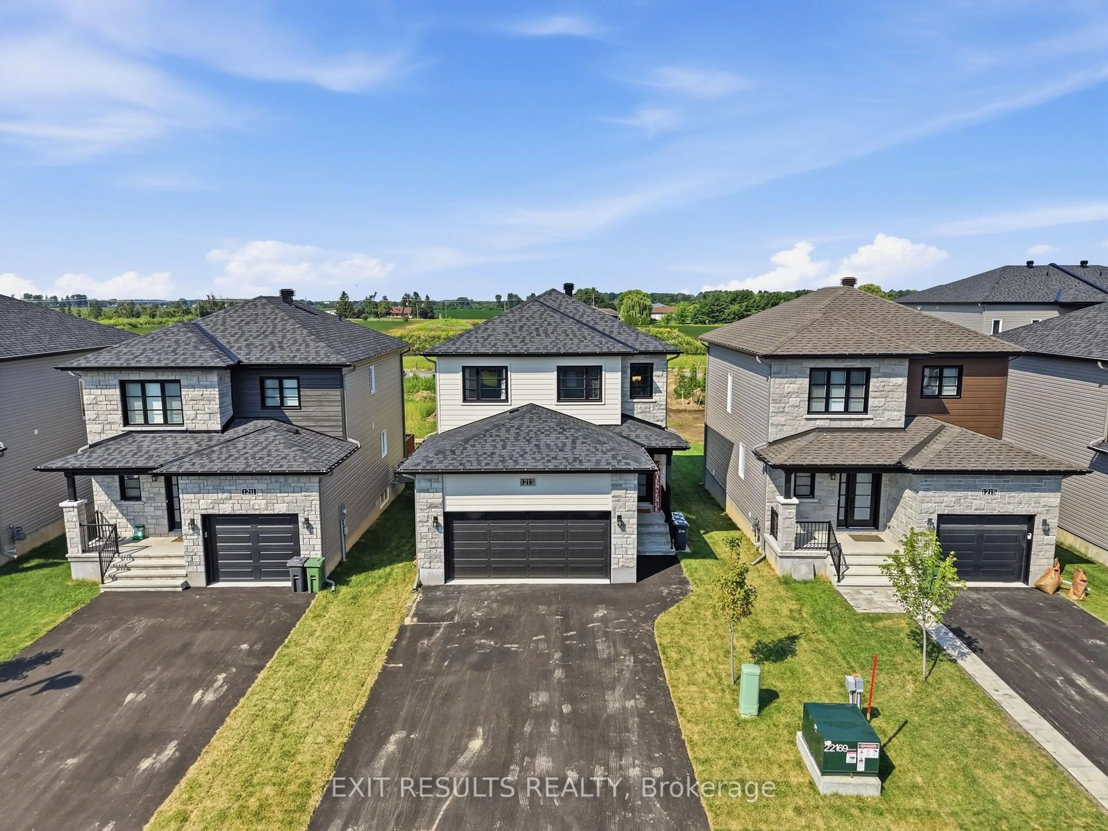 Unknown for 1213 Montblanc Cres, Russell Ontario K0A 1W1