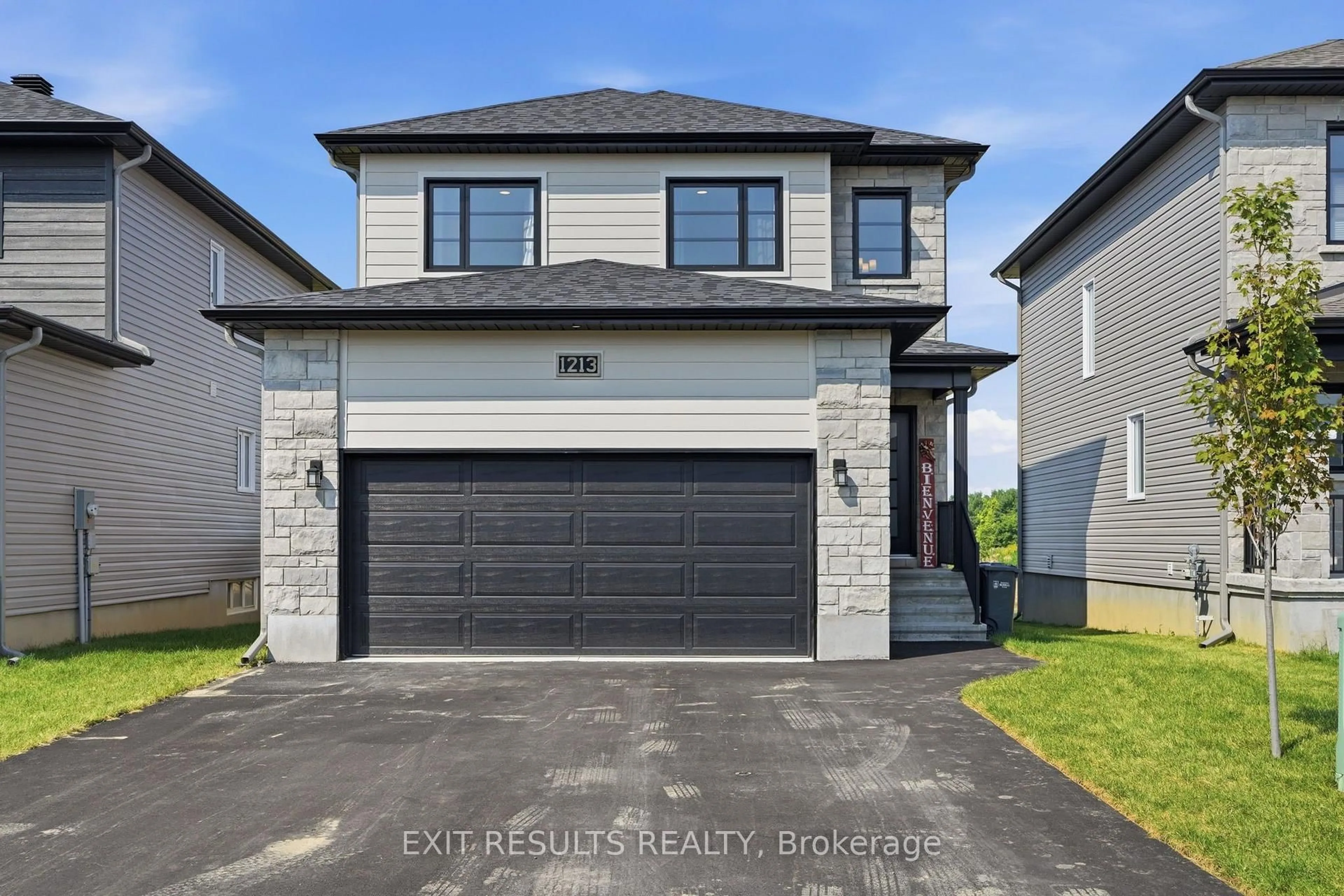 Unknown for 1213 Montblanc Cres, Russell Ontario K0A 1W1