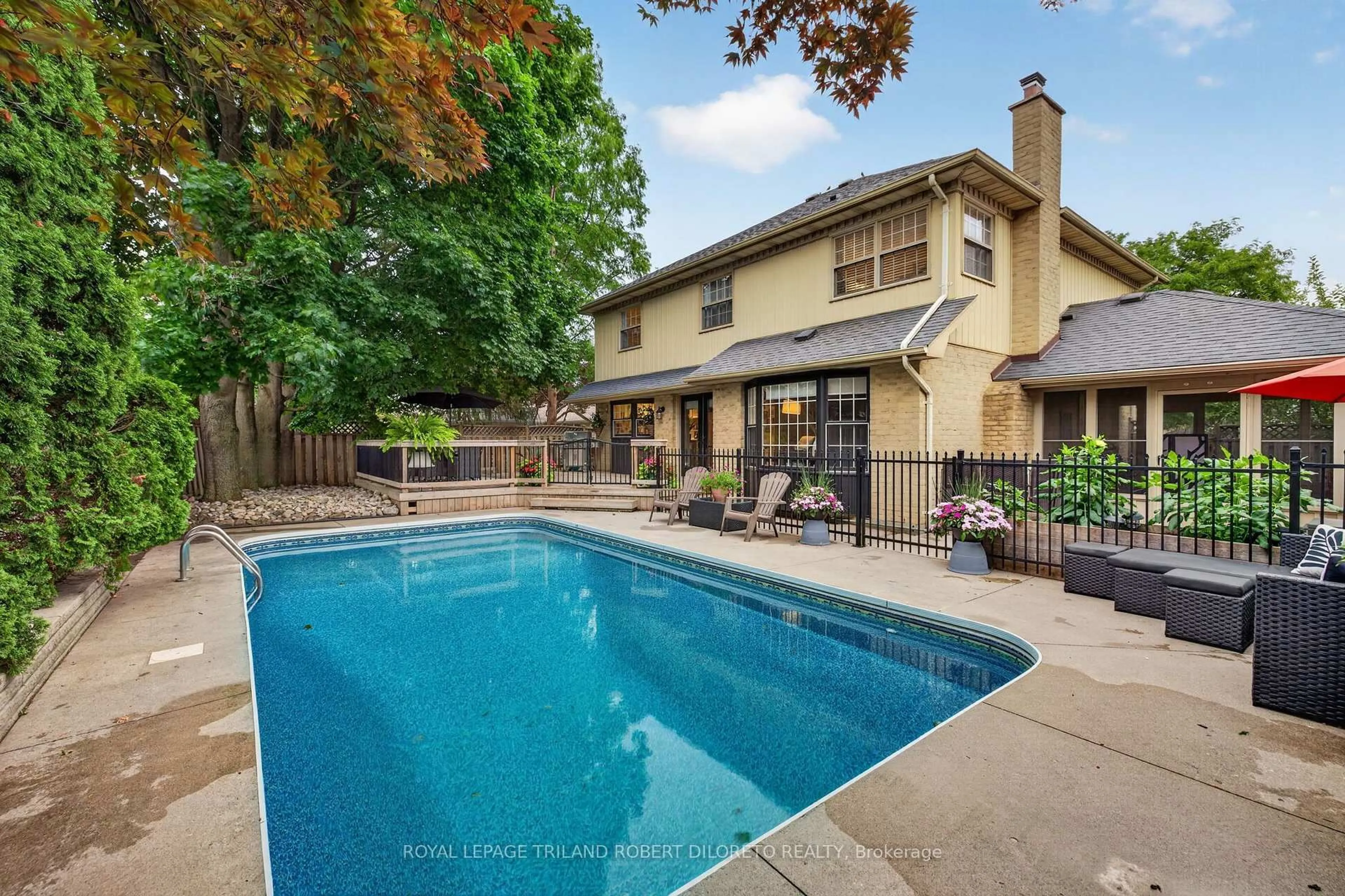 Pool for 110 Summerdale Pl, London South Ontario N6K 4C6