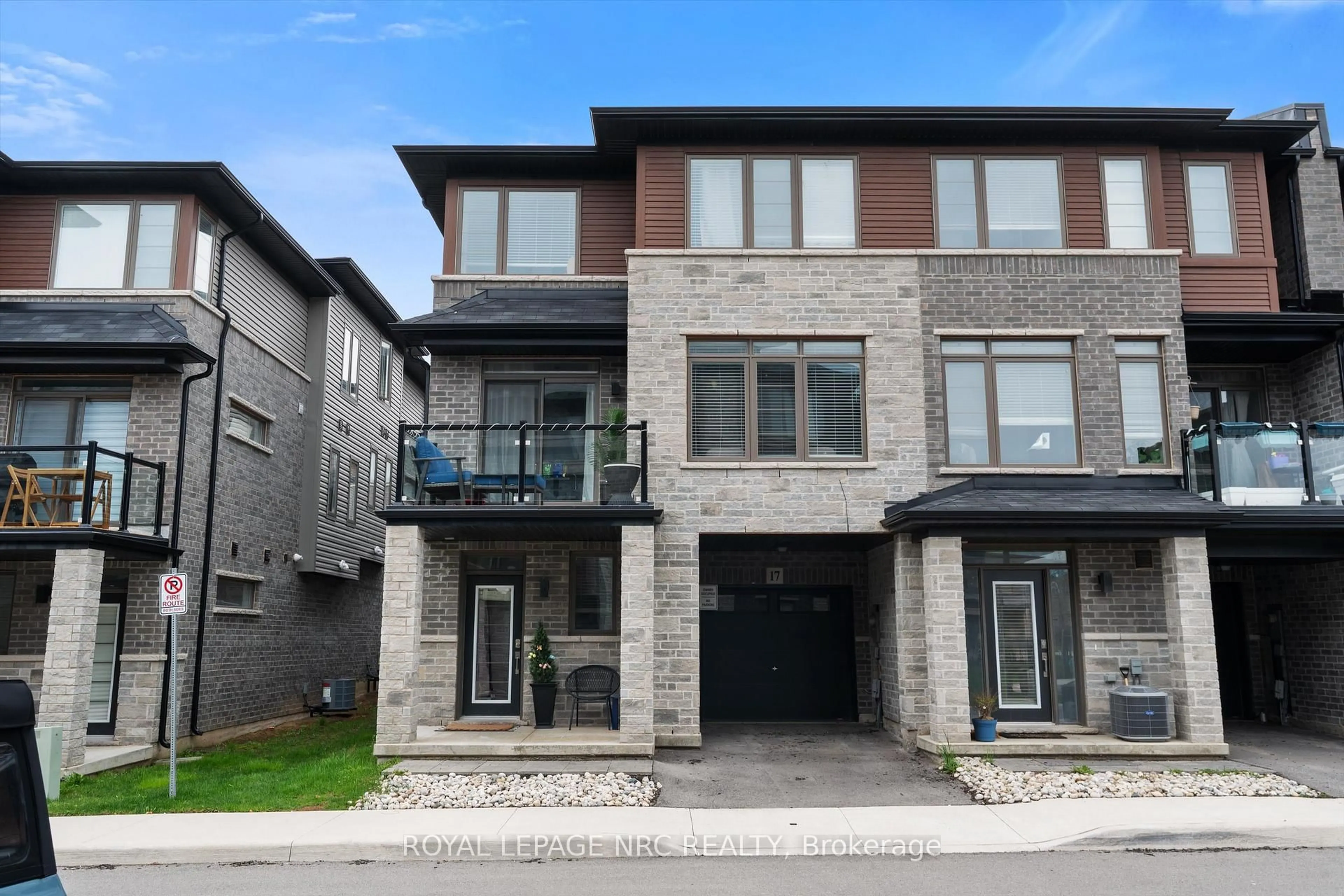 Home with brick exterior material, street for 5000 Connor Dr #17, Lincoln Ontario L3J 0T4