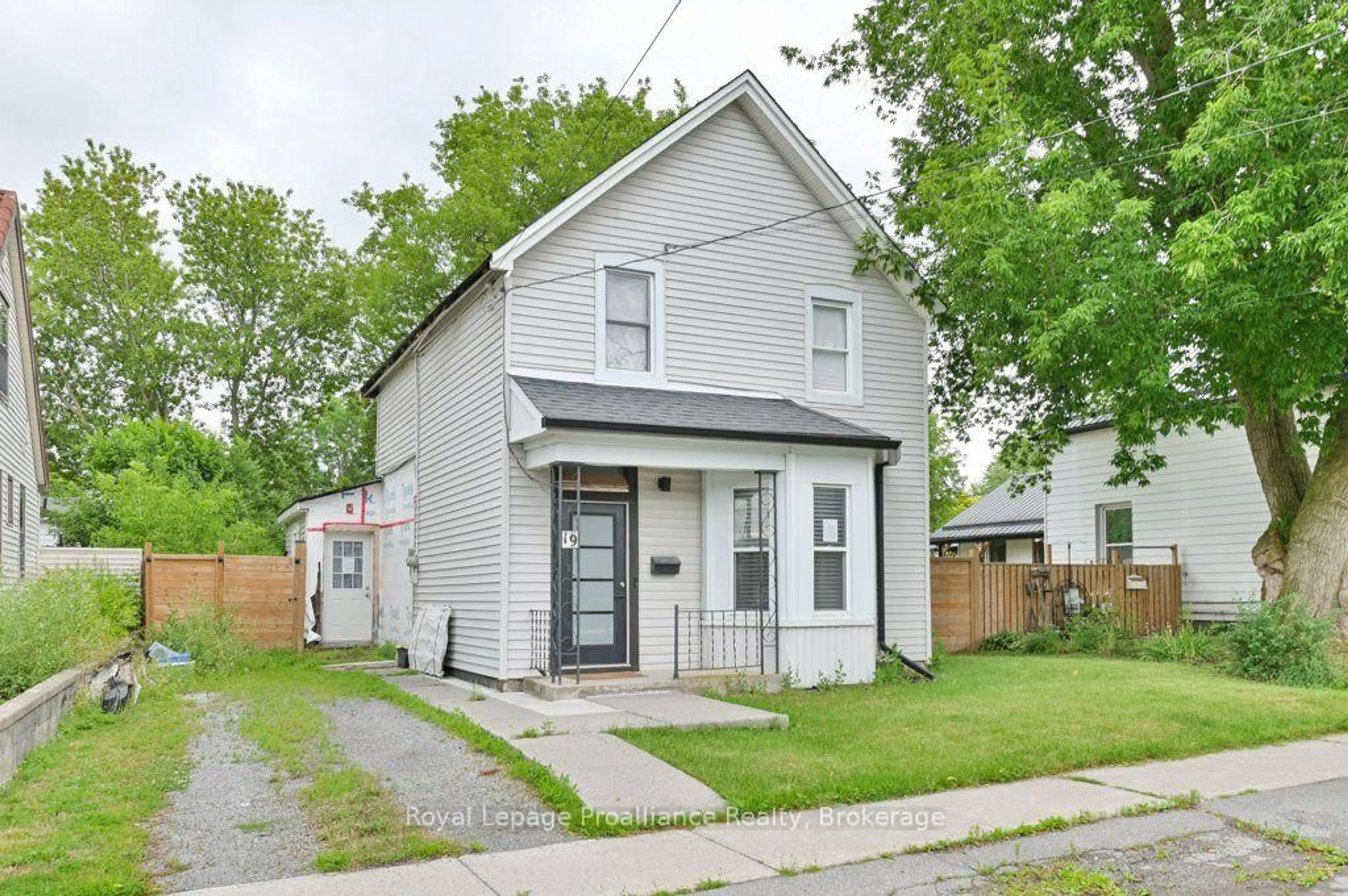 Unknown for 19 Bettes St, Belleville Ontario K8N 3W4