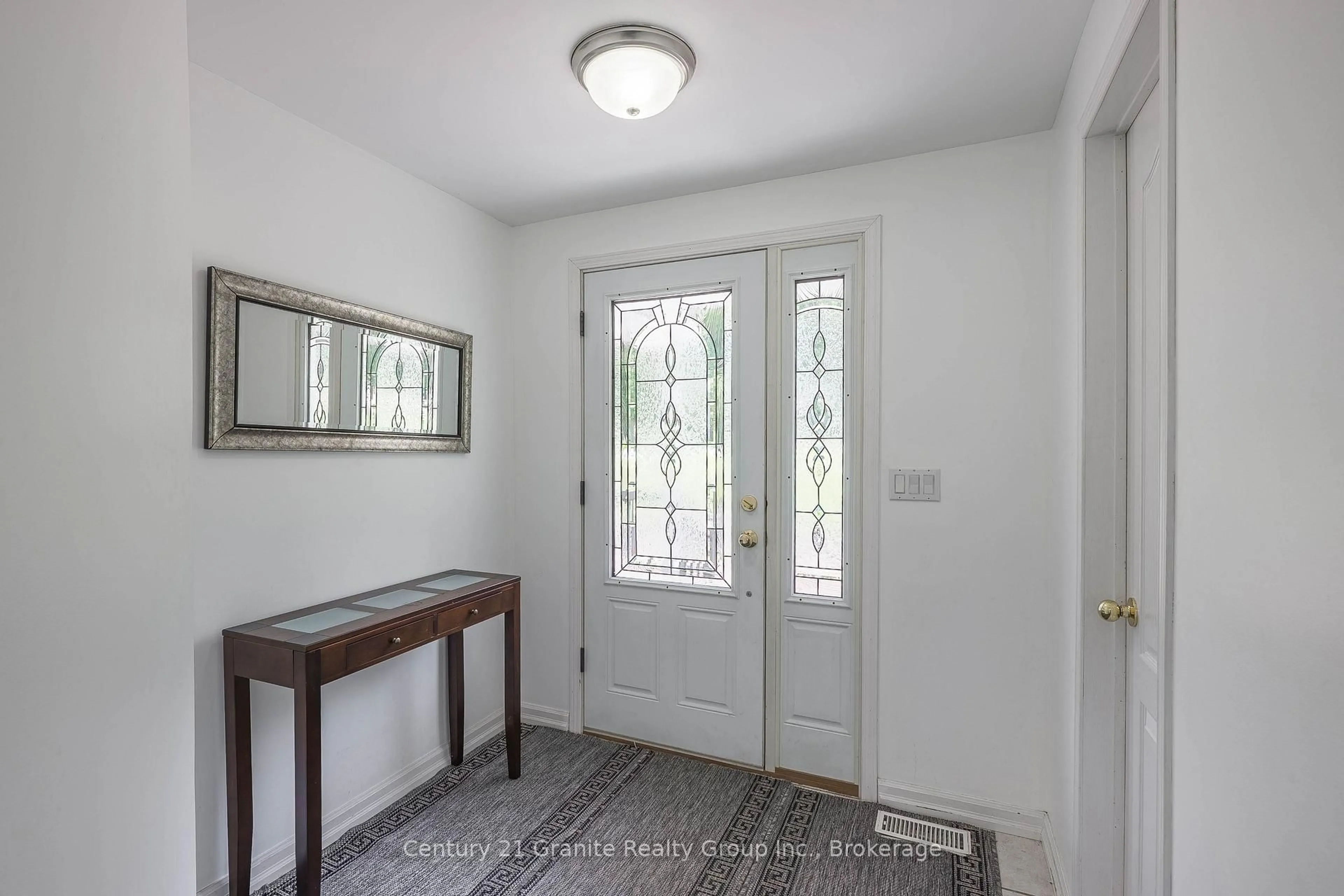 Indoor entryway for 7177 Gelert Rd, Dysart et al Ontario K0M 1S0