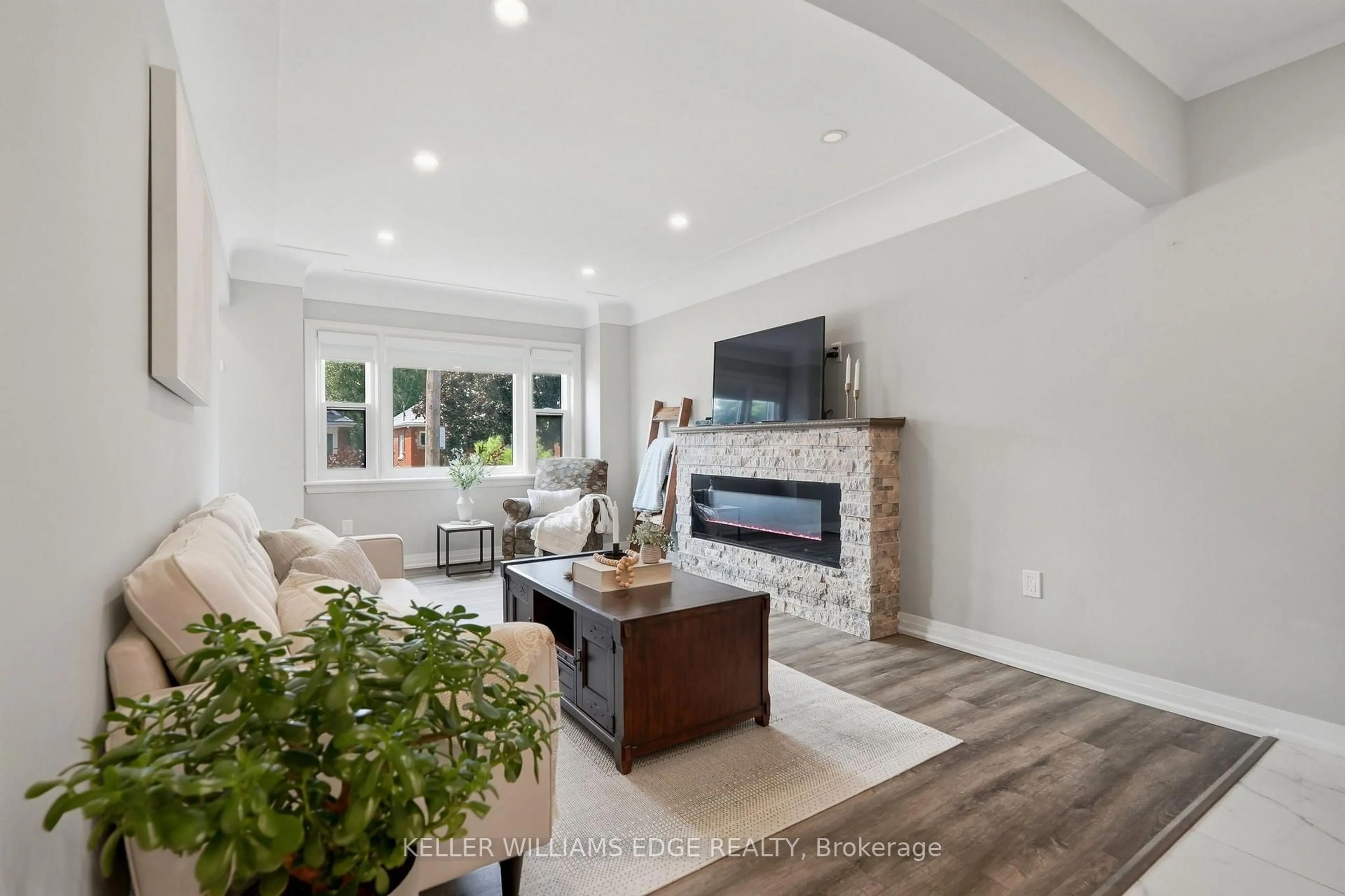 Living room with furniture, unknown for 127 Tragina Ave, Hamilton Ontario L8K 2Z7