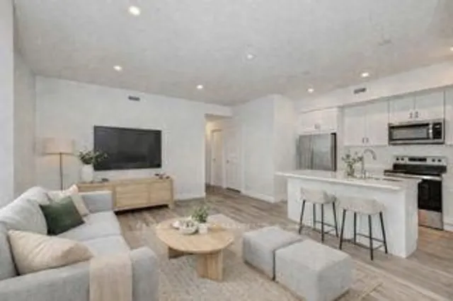 405 Myers Rd #1, Cambridge 2