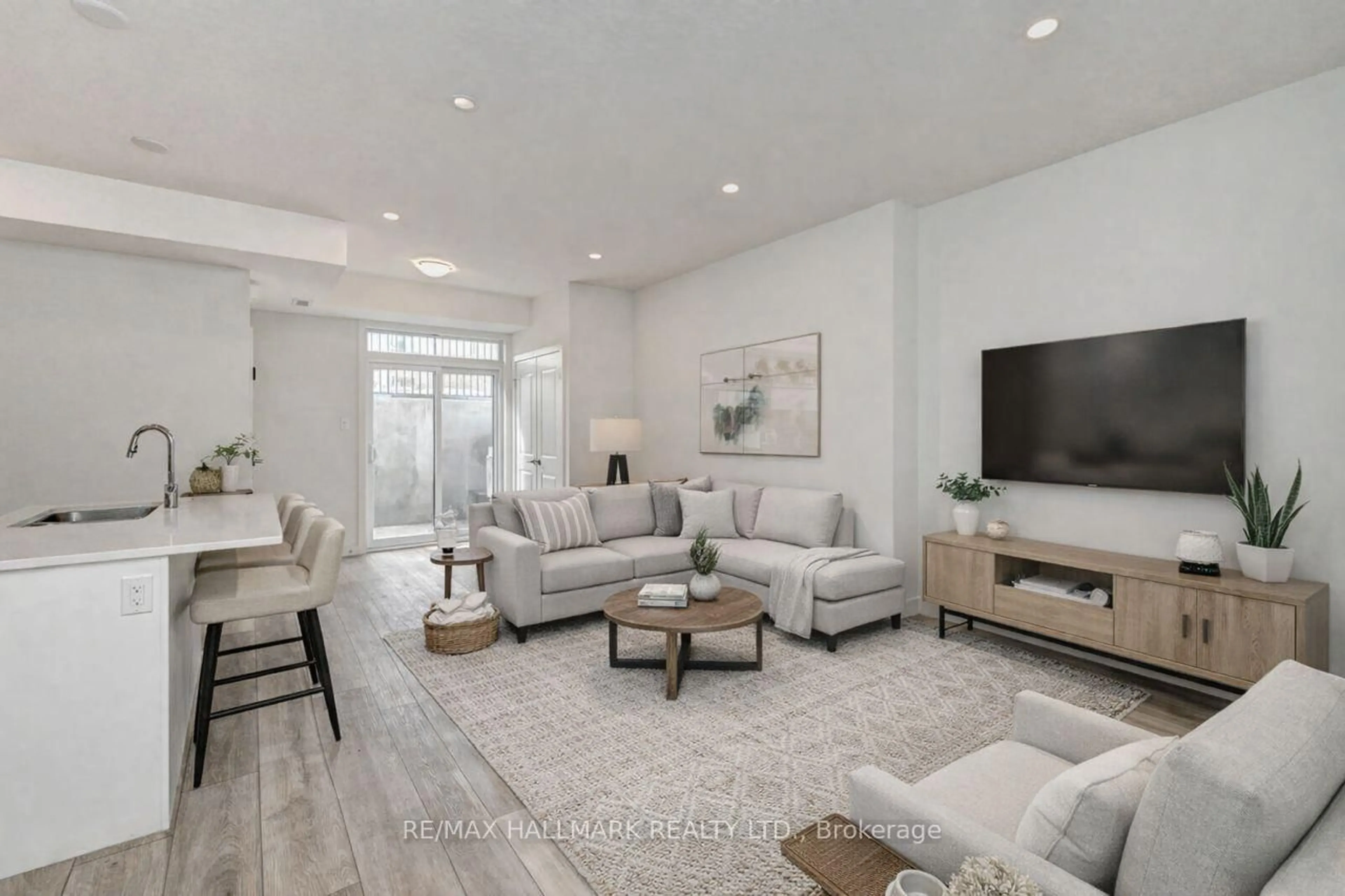 Living room with furniture, unknown for 405 Myers Rd #1, Cambridge Ontario N1P 0B6