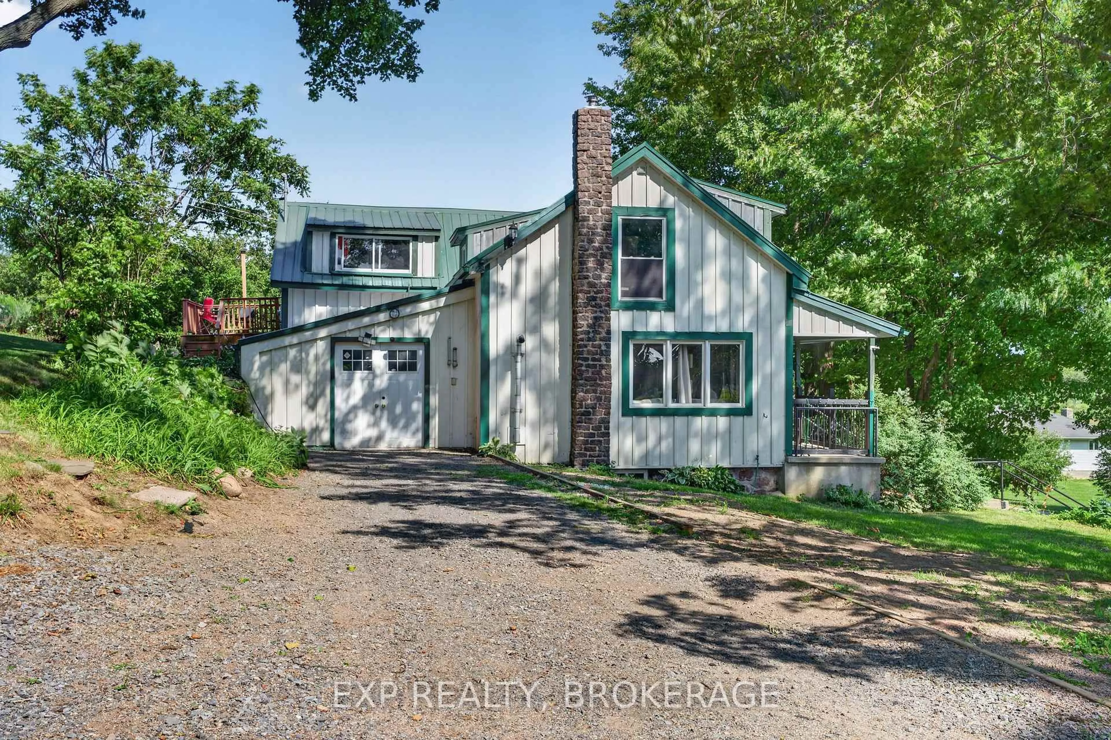 A pic from outside/outdoor area/front of a property/back of a property/a pic from drone, street for 129 DULCEMAINE Rd, Front of Leeds & Seeleys Bay Ontario K0E 1L0