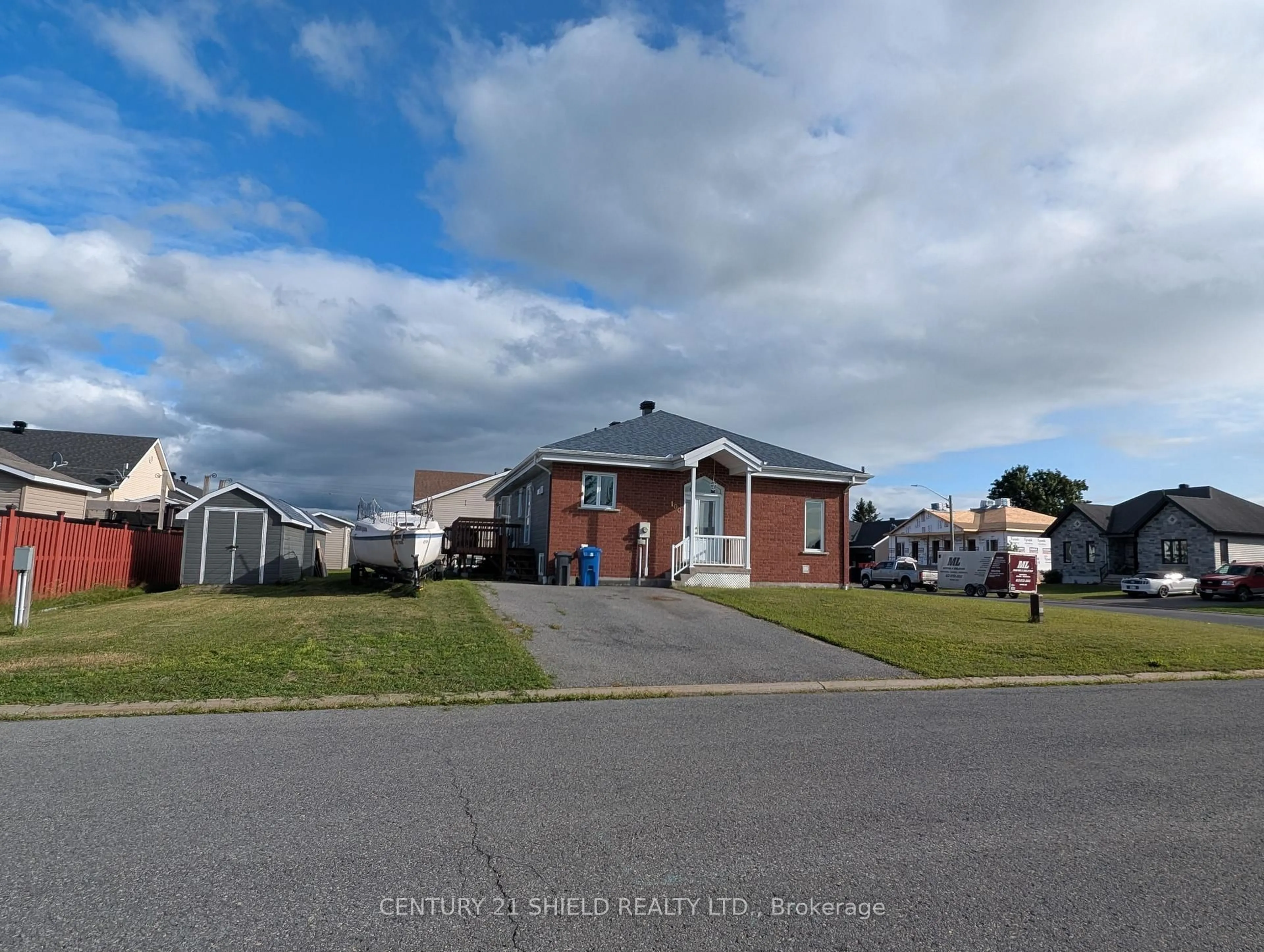 A pic from outside/outdoor area/front of a property/back of a property/a pic from drone, street for 100 Richard St, Alfred and Plantagenet Ontario K0B 1A0