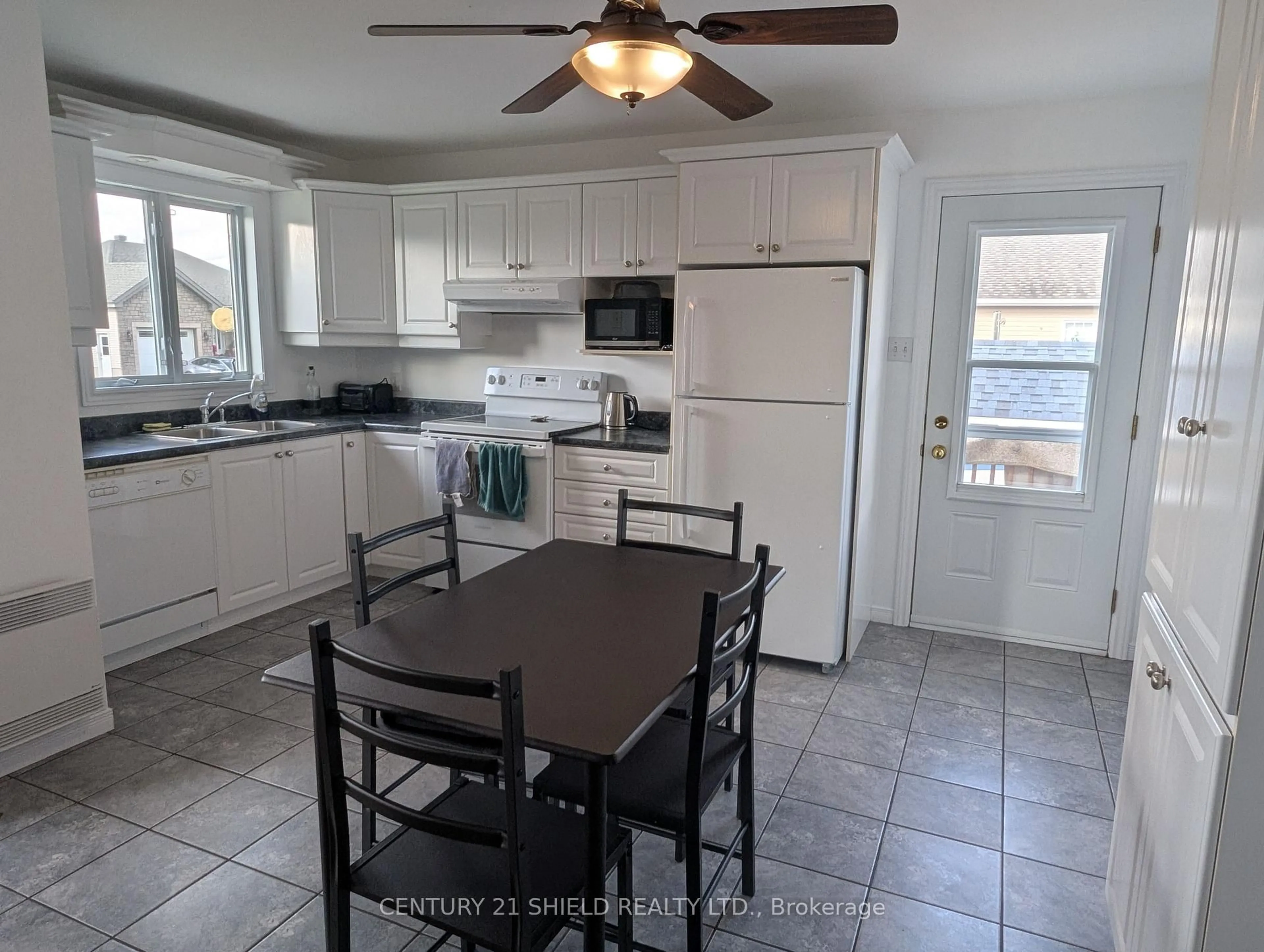 Standard kitchen, ceramic/tile floor for 100 Richard St, Alfred and Plantagenet Ontario K0B 1A0