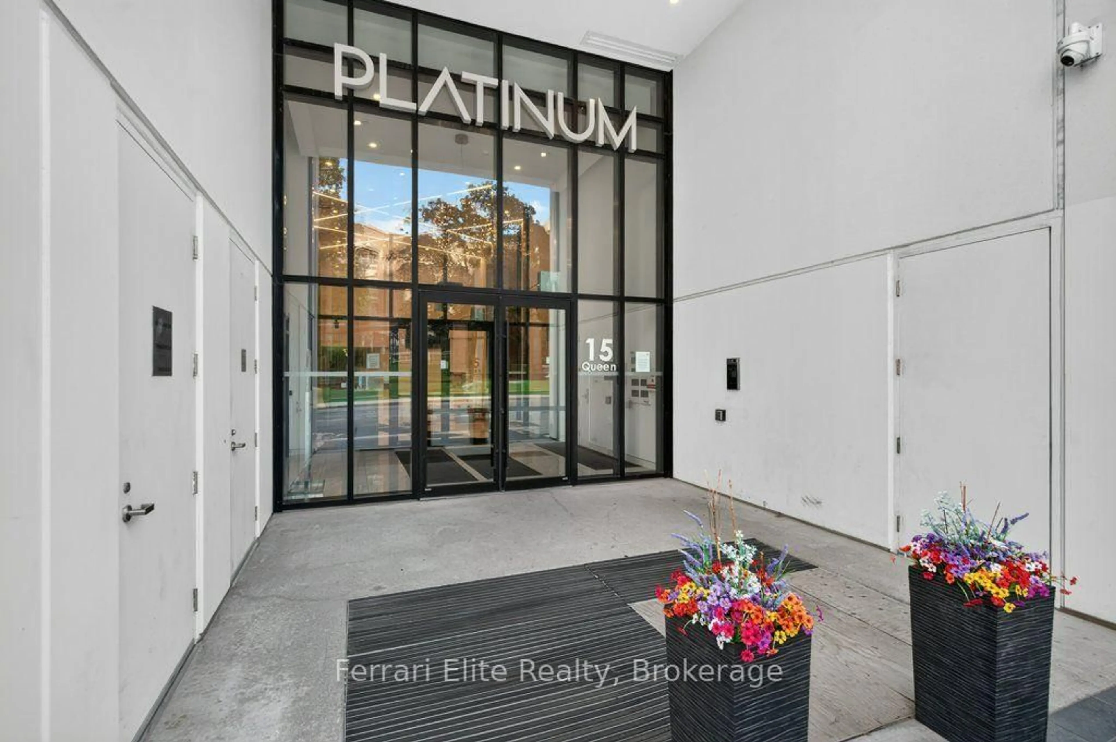 Indoor entryway for 15 Queen St #1114, Hamilton Ontario L8P 0C6