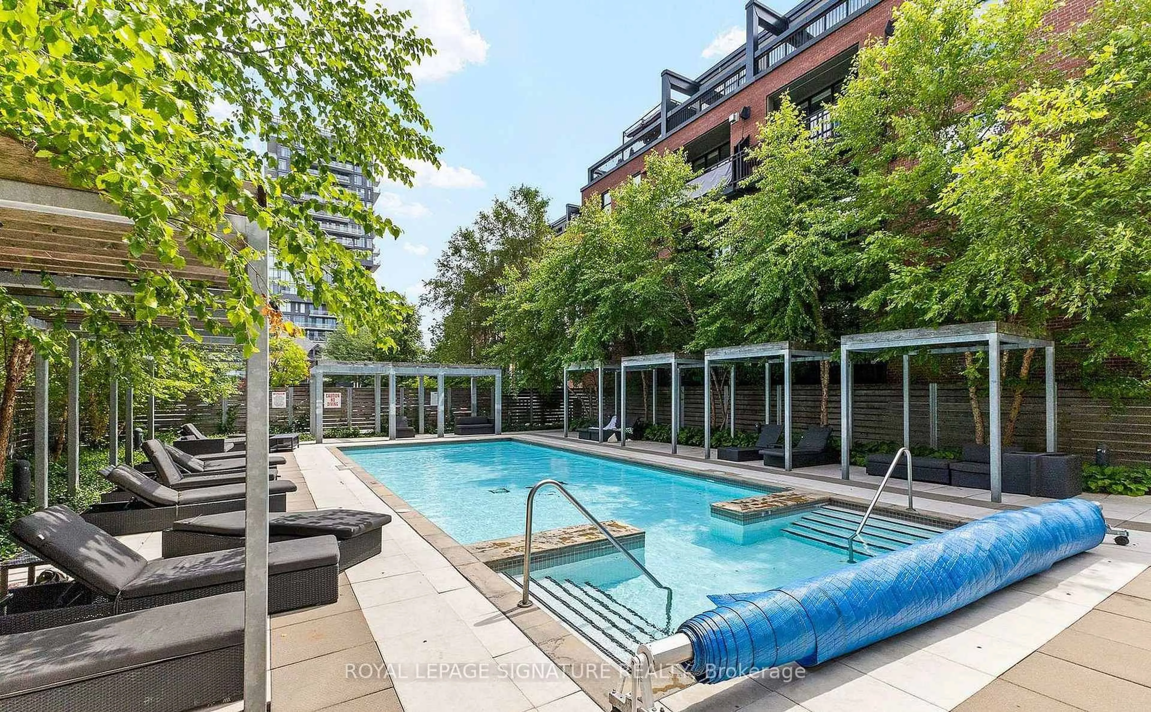 Pool for 340 McLeod St #340, Ottawa Ontario K2P 1A4