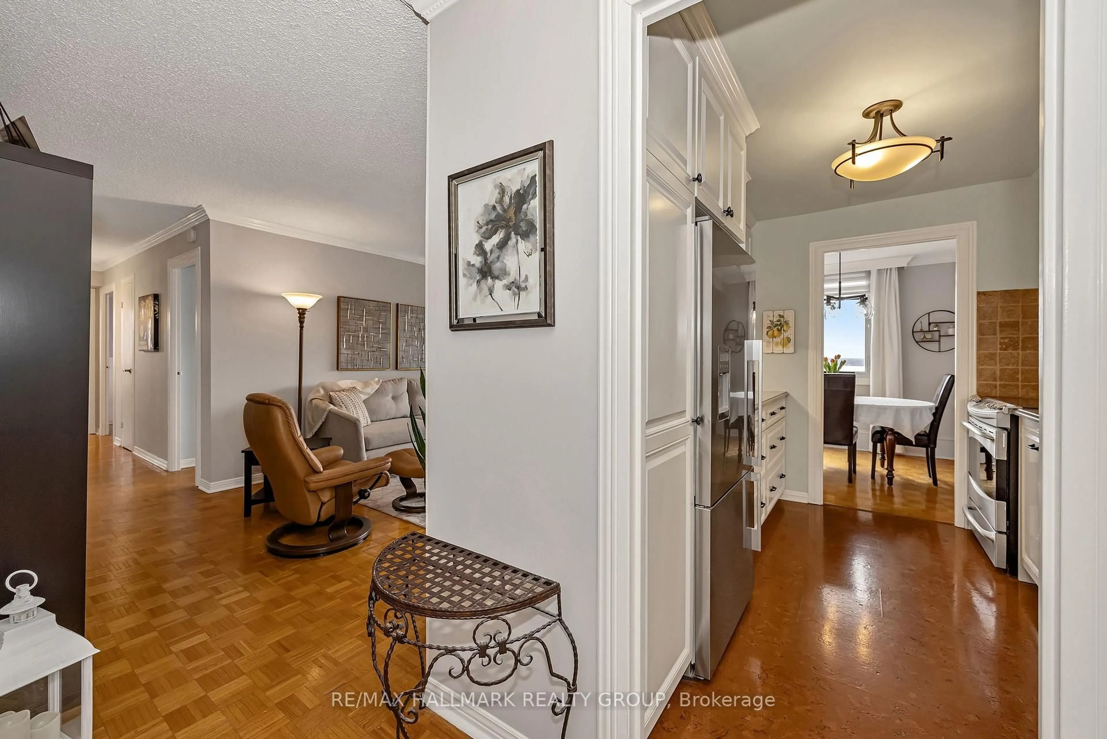 Indoor entryway for 2625 Regina St #1706, Ottawa Ontario K2B 5W8