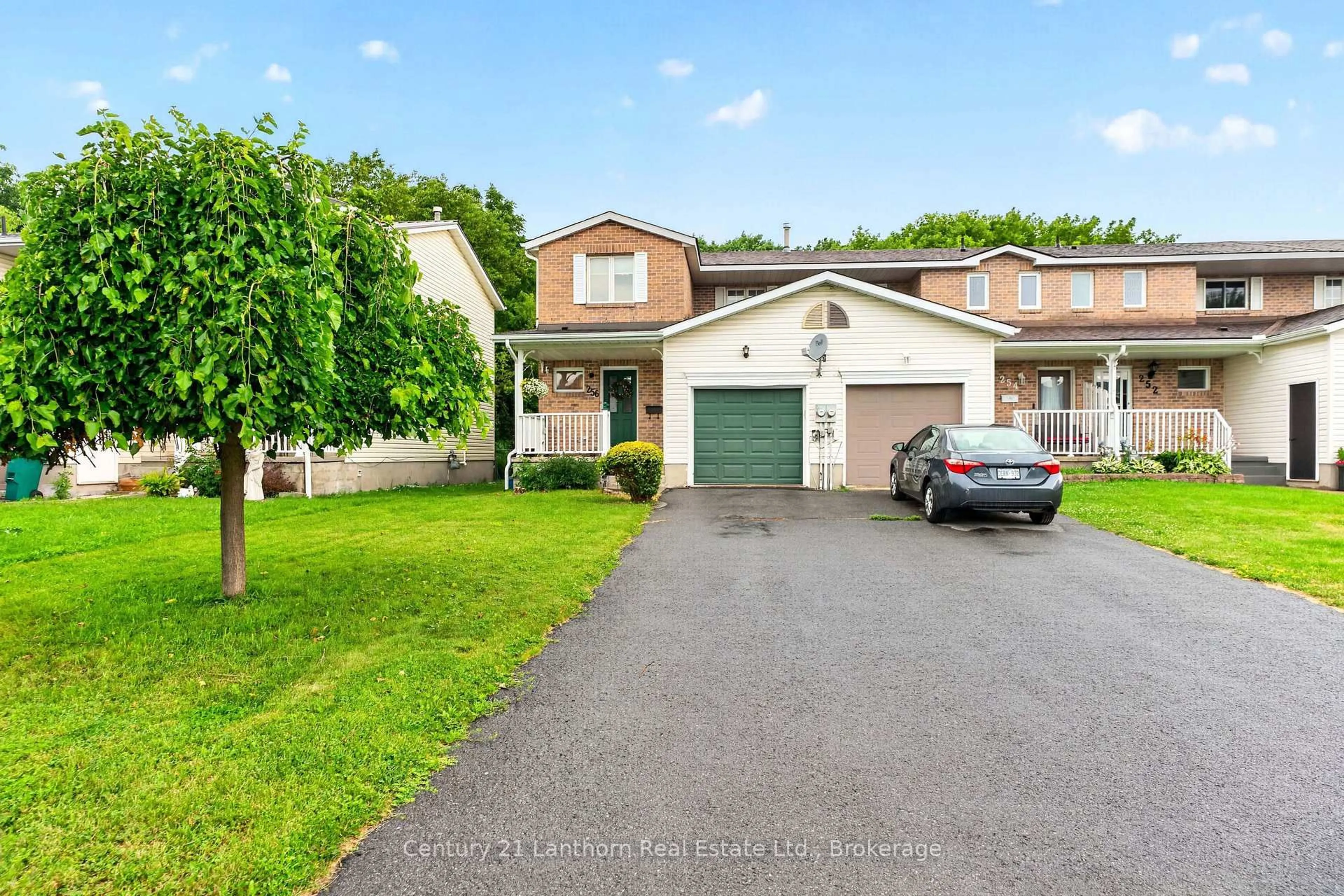 A pic from outside/outdoor area/front of a property/back of a property/a pic from drone, street for 256 Vanguard Crt, Kingston Ontario K7M 8P8