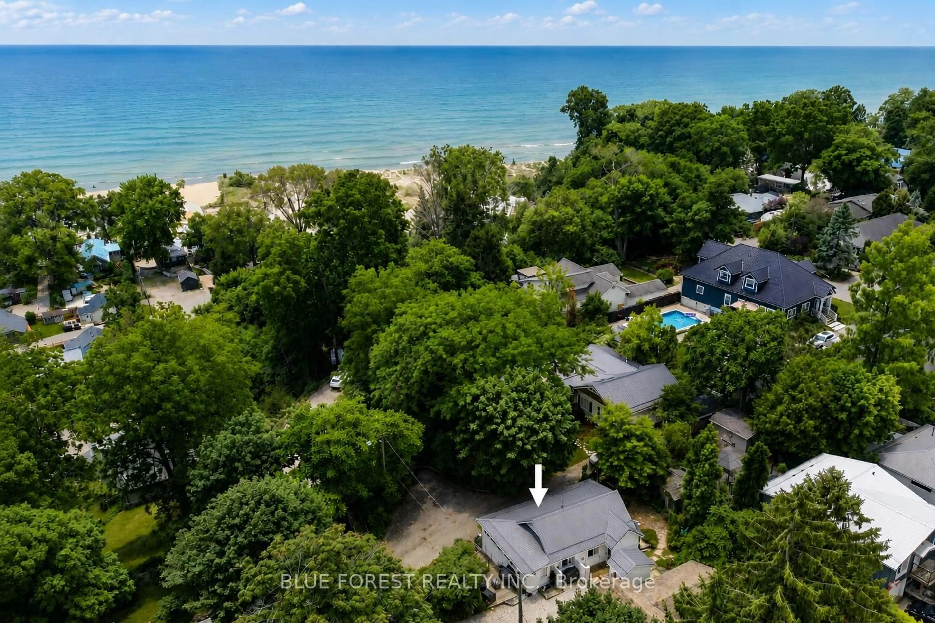A pic from outside/outdoor area/front of a property/back of a property/a pic from drone, water/lake/river/ocean view for 192 MITCHELL St, Central Elgin Ontario N5L 1H1