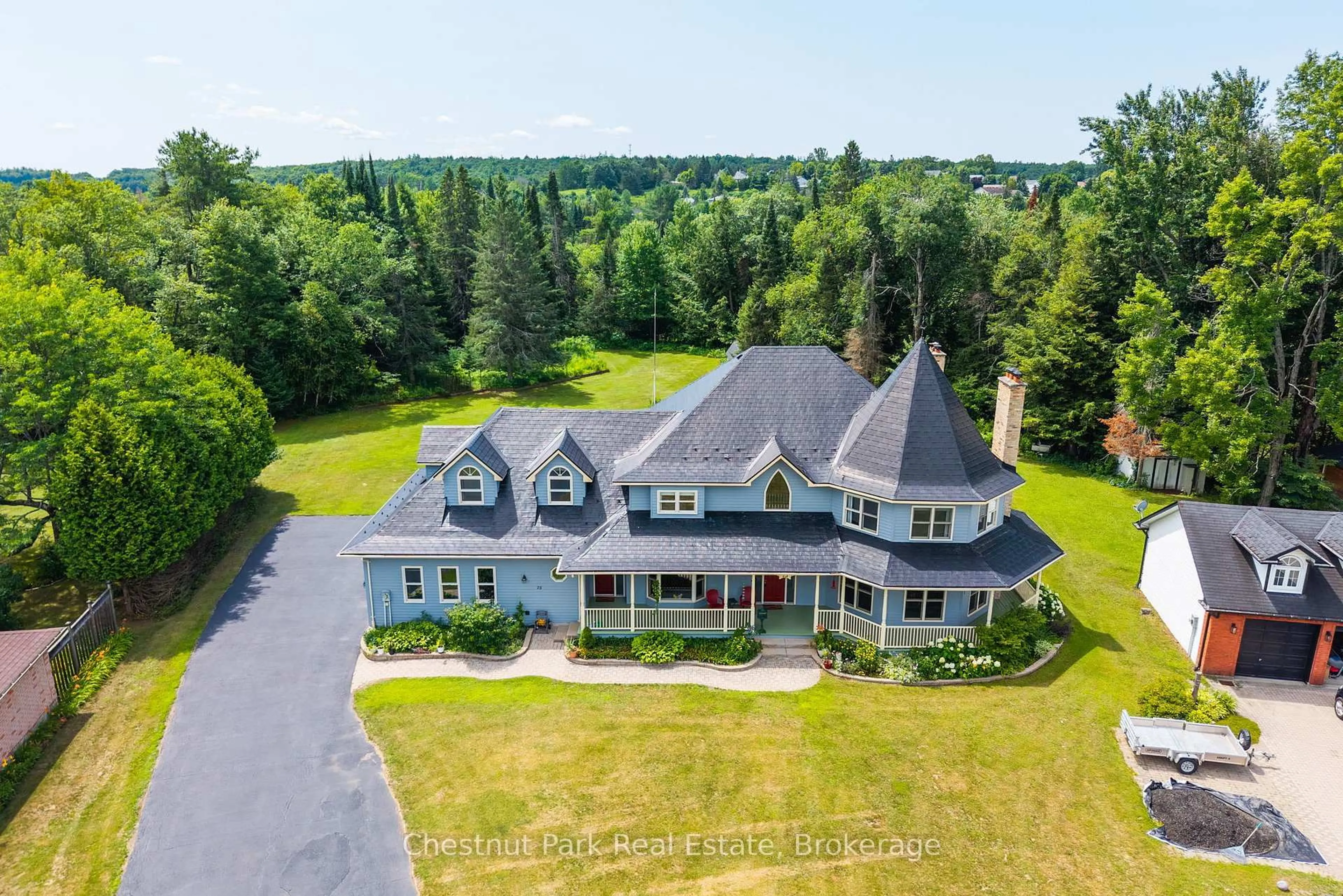 A pic from outside/outdoor area/front of a property/back of a property/a pic from drone, unknown for 75 Glendale Rd, Bracebridge Ontario P1L 1B2