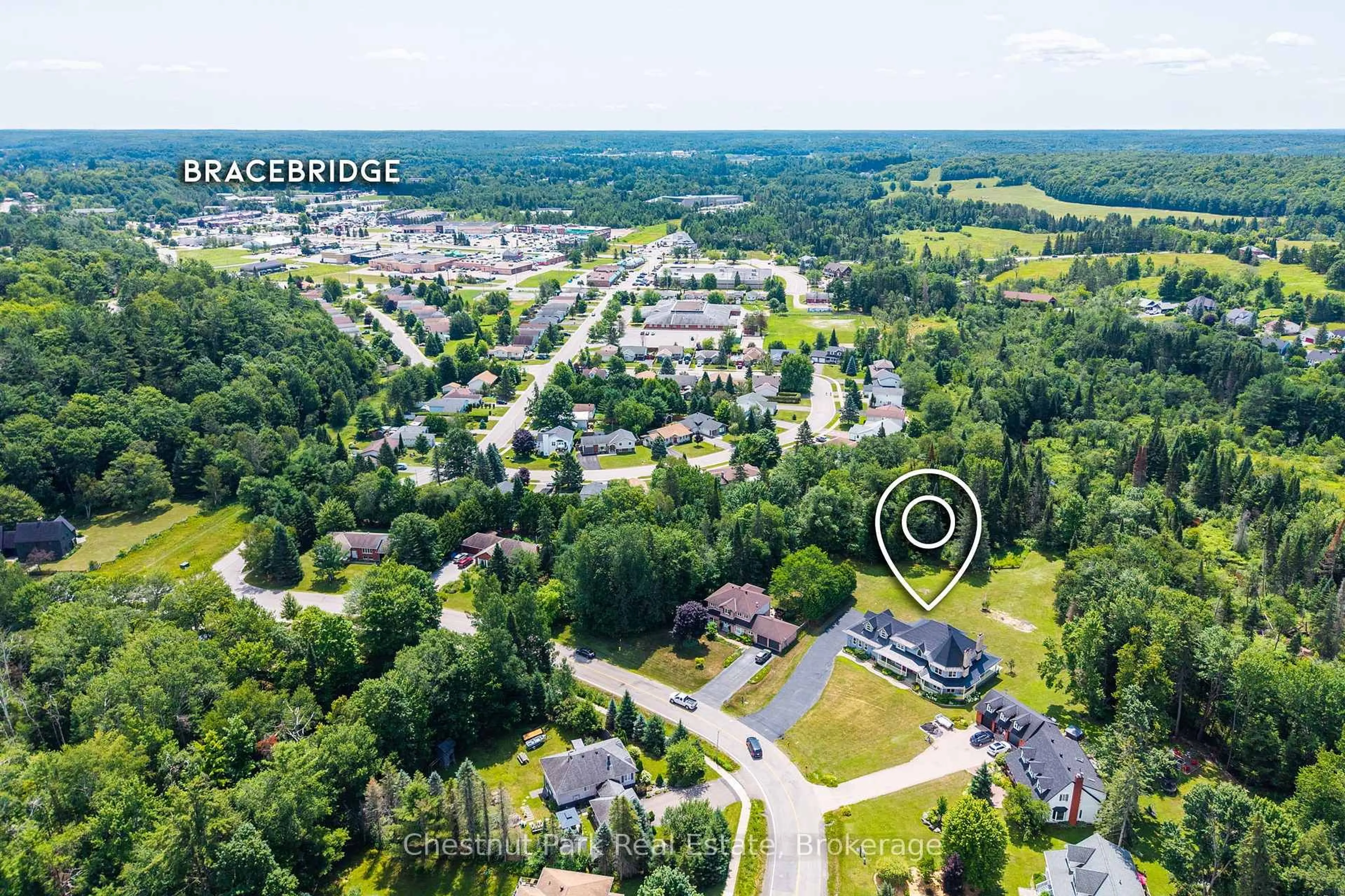 A pic from outside/outdoor area/front of a property/back of a property/a pic from drone, street for 75 Glendale Rd, Bracebridge Ontario P1L 1B2