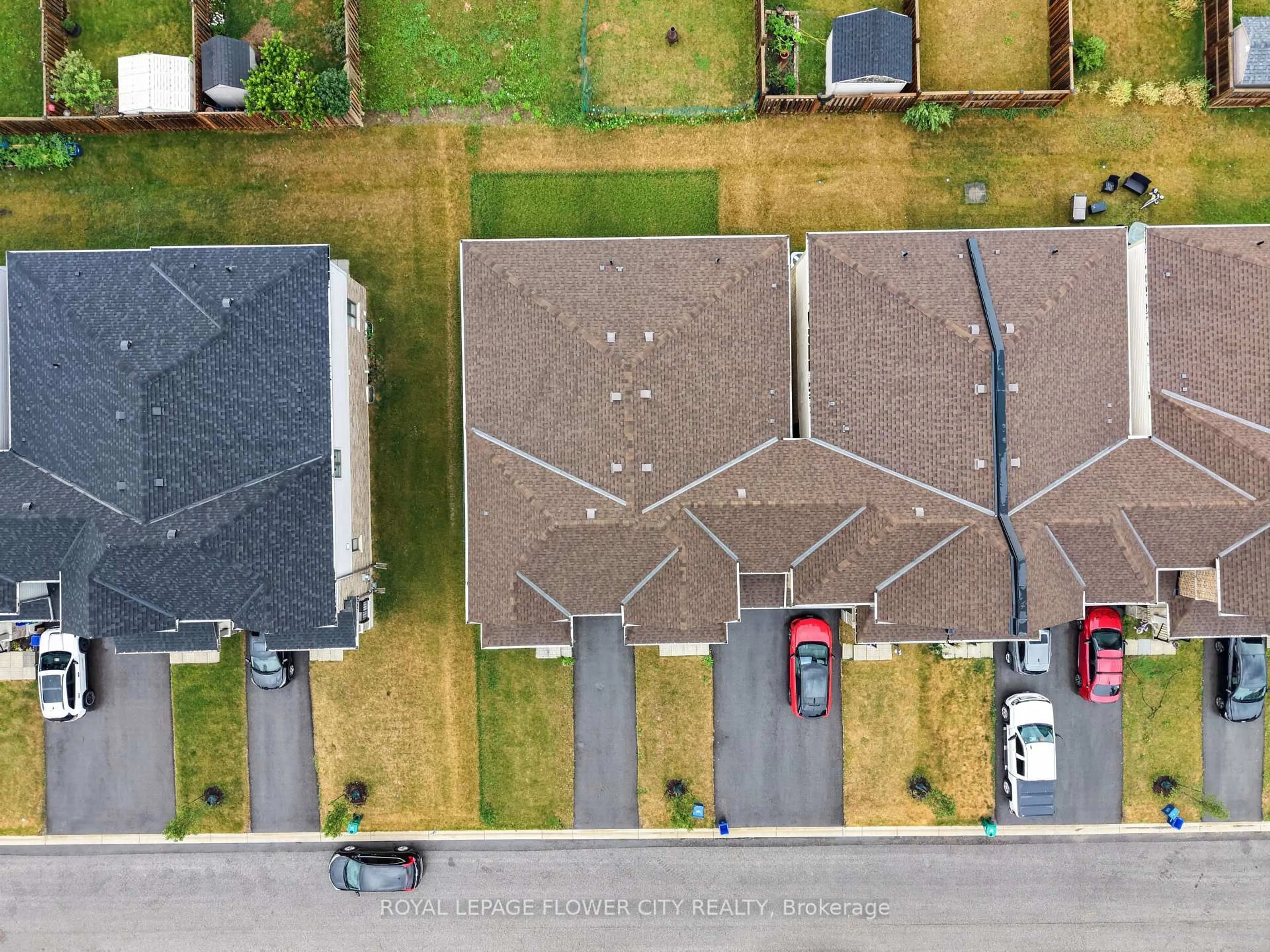 A pic from outside/outdoor area/front of a property/back of a property/a pic from drone, street for 434 Robert Woolner St, North Dumfries Ontario N0B 1E0