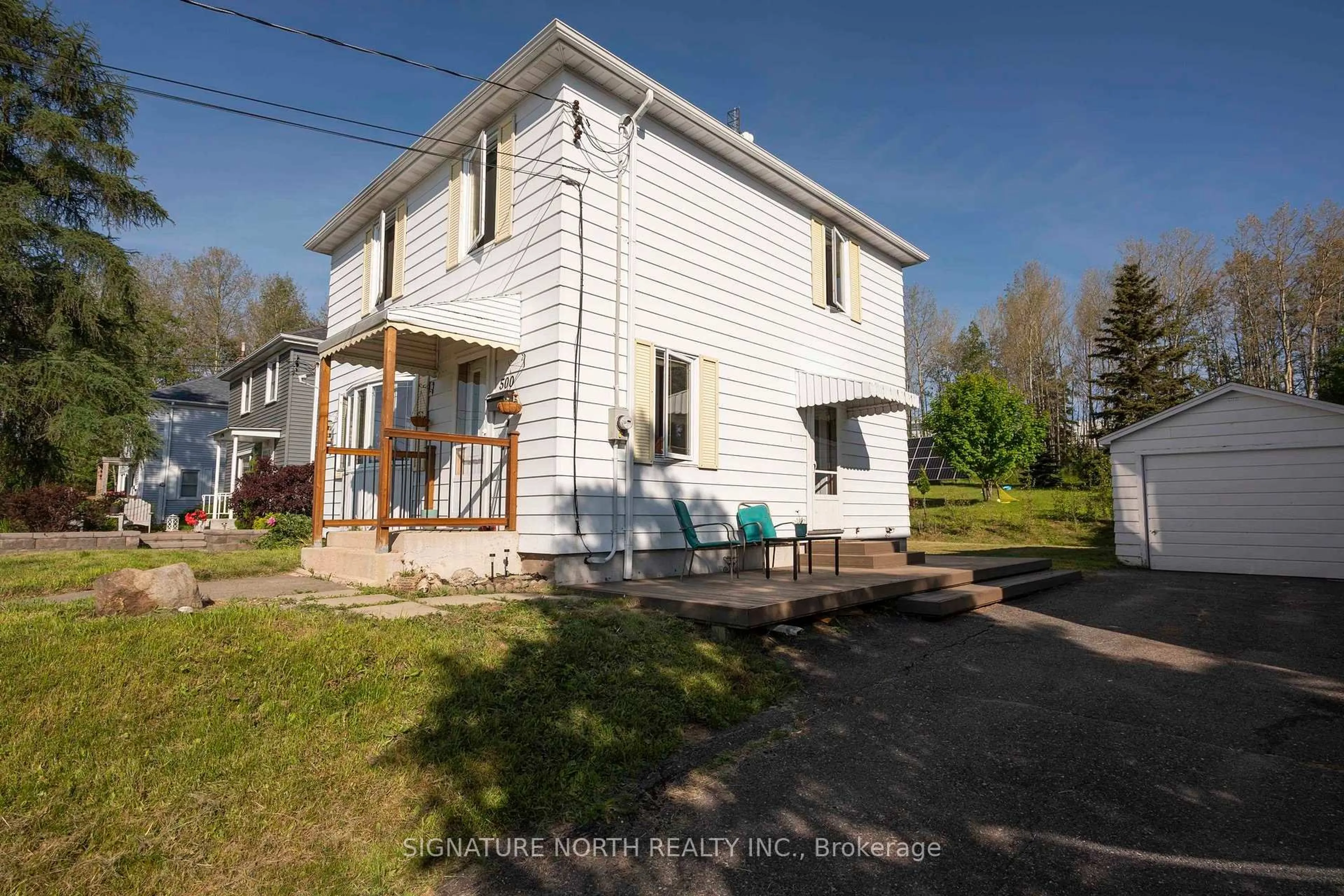 A pic from outside/outdoor area/front of a property/back of a property/a pic from drone, building for 500 Court St, Thunder Bay Ontario P7A 4X8
