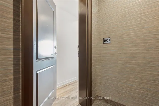 450 Dundas St #1001, Hamilton 4