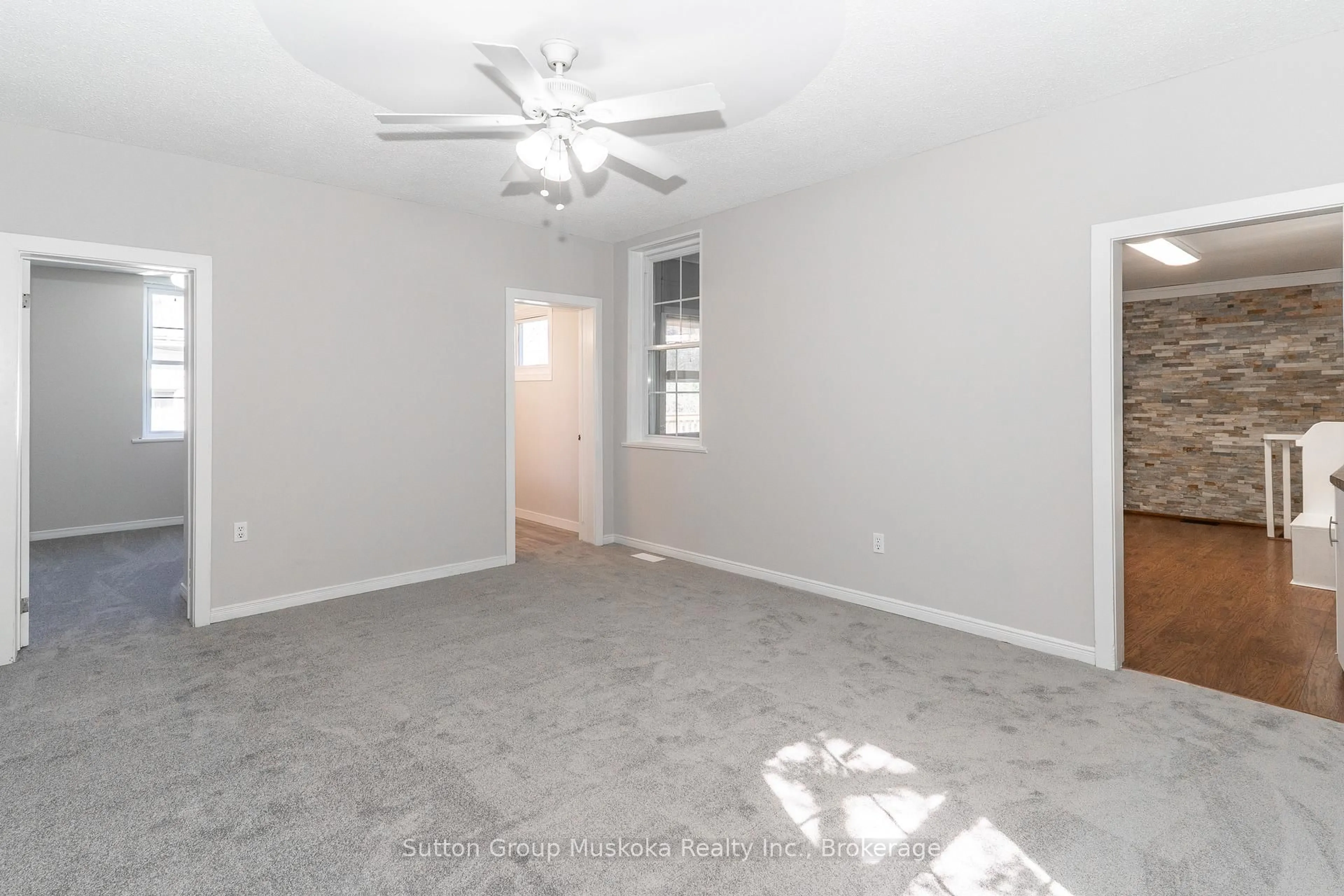 A pic of a room for 18 Susan St, Huntsville Ontario P1H 1X4