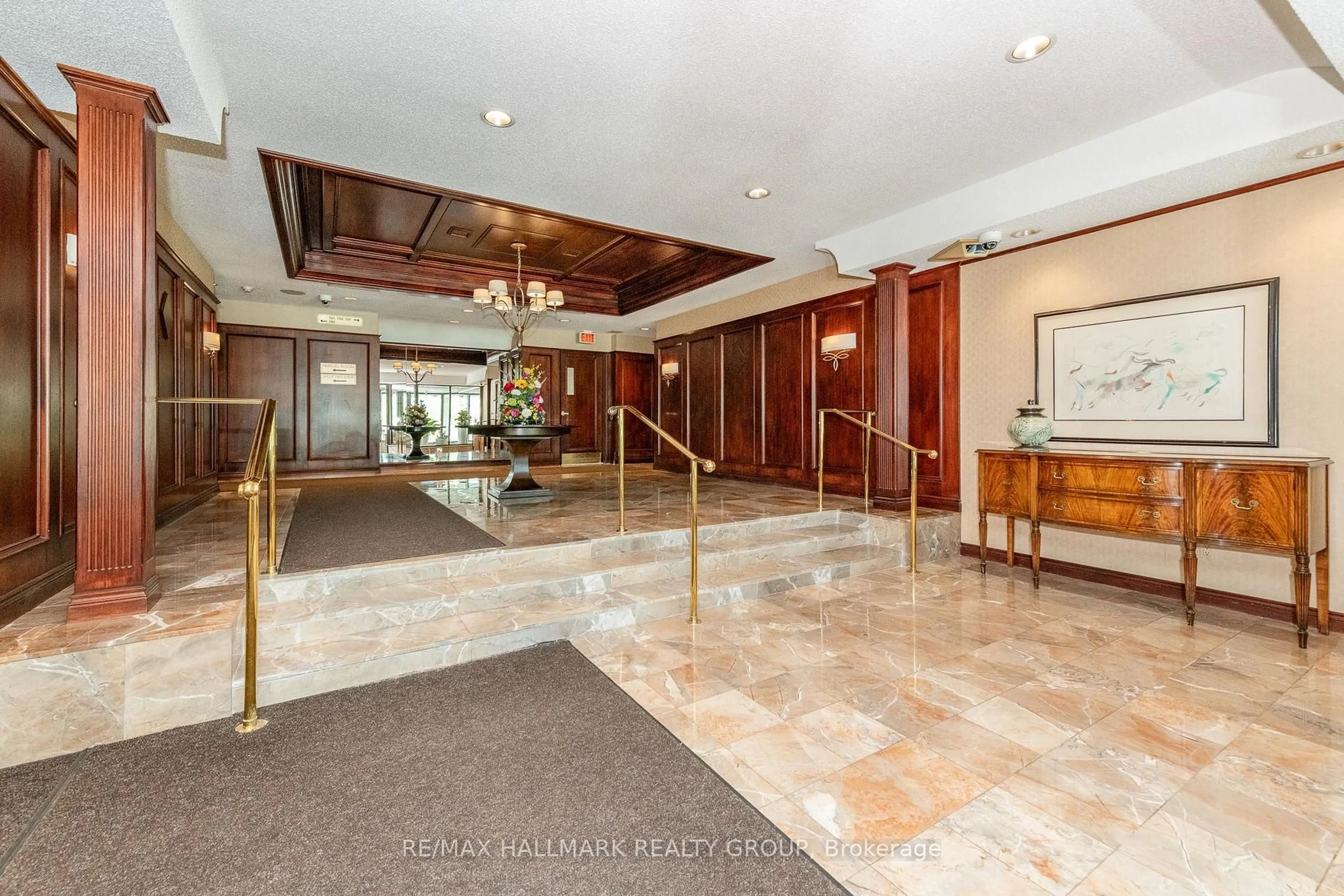 Unknown for 1510 Riverside Dr #1702, Ottawa Ontario K1G 4X5