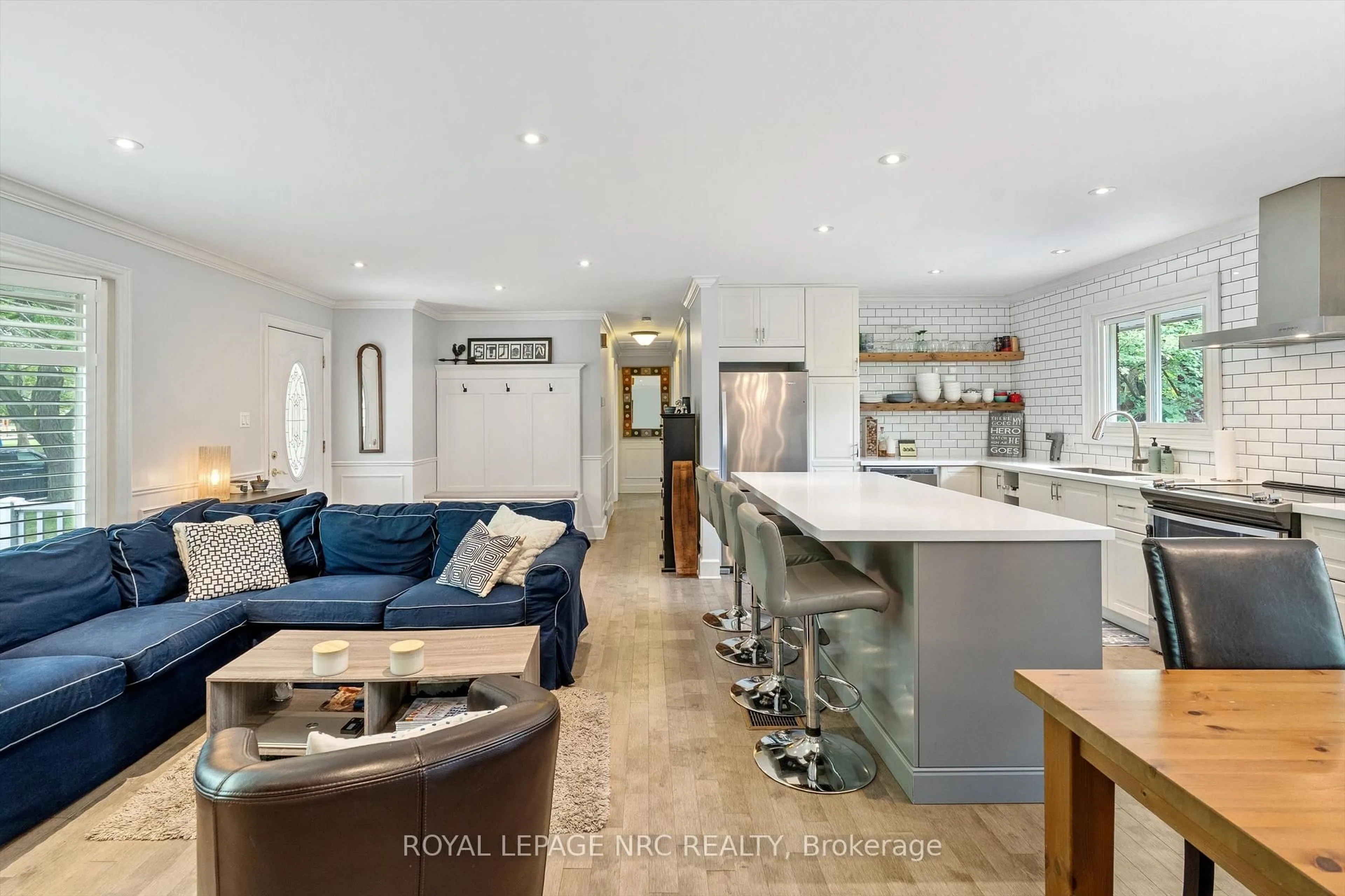 Open concept kitchen, unknown for 1 Kingston Bay, St. Catharines Ontario L2M 4H6