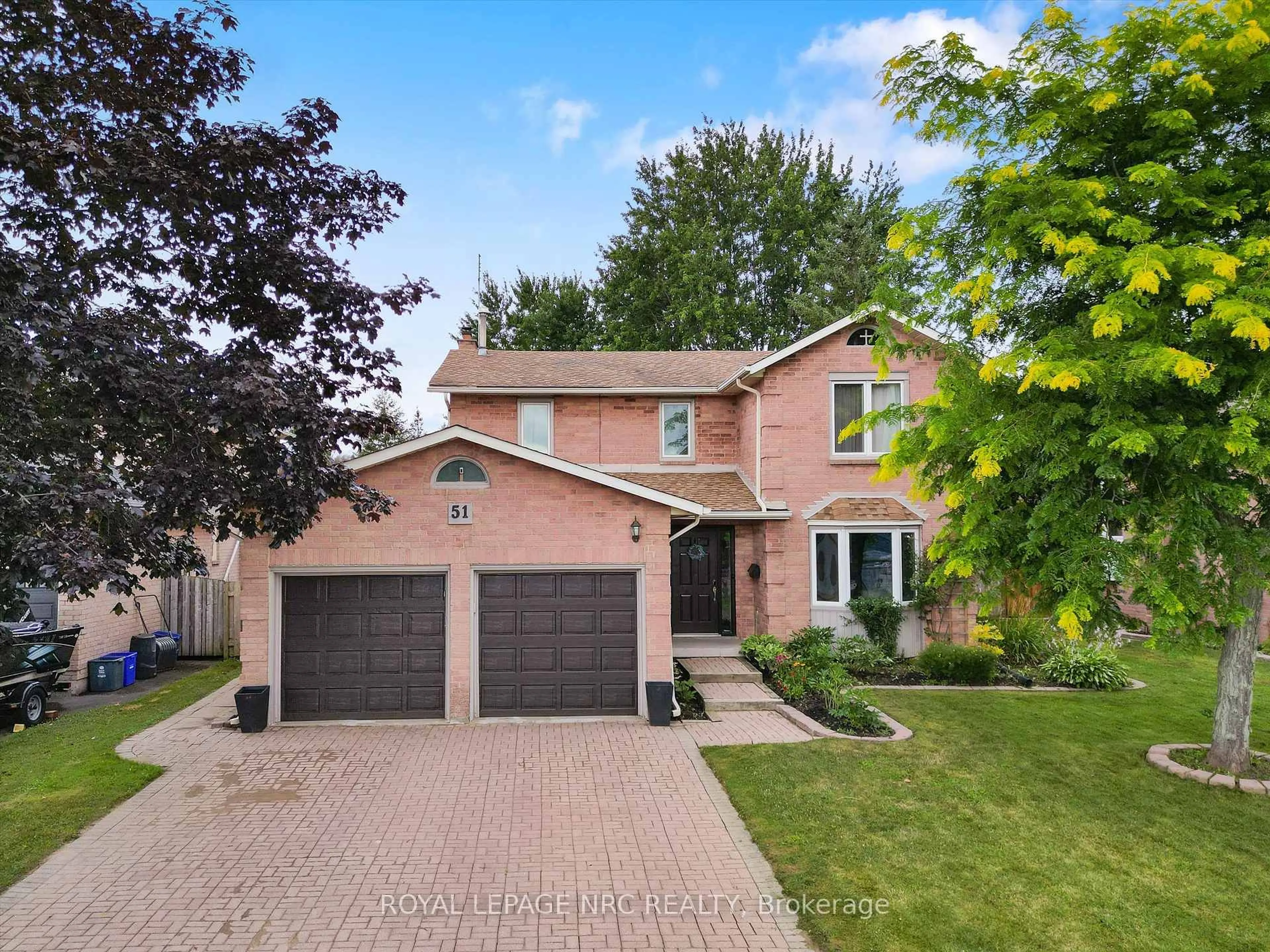 Home with brick exterior material, street for 51 Briarsdale Cres, Welland Ontario L3C 6S7