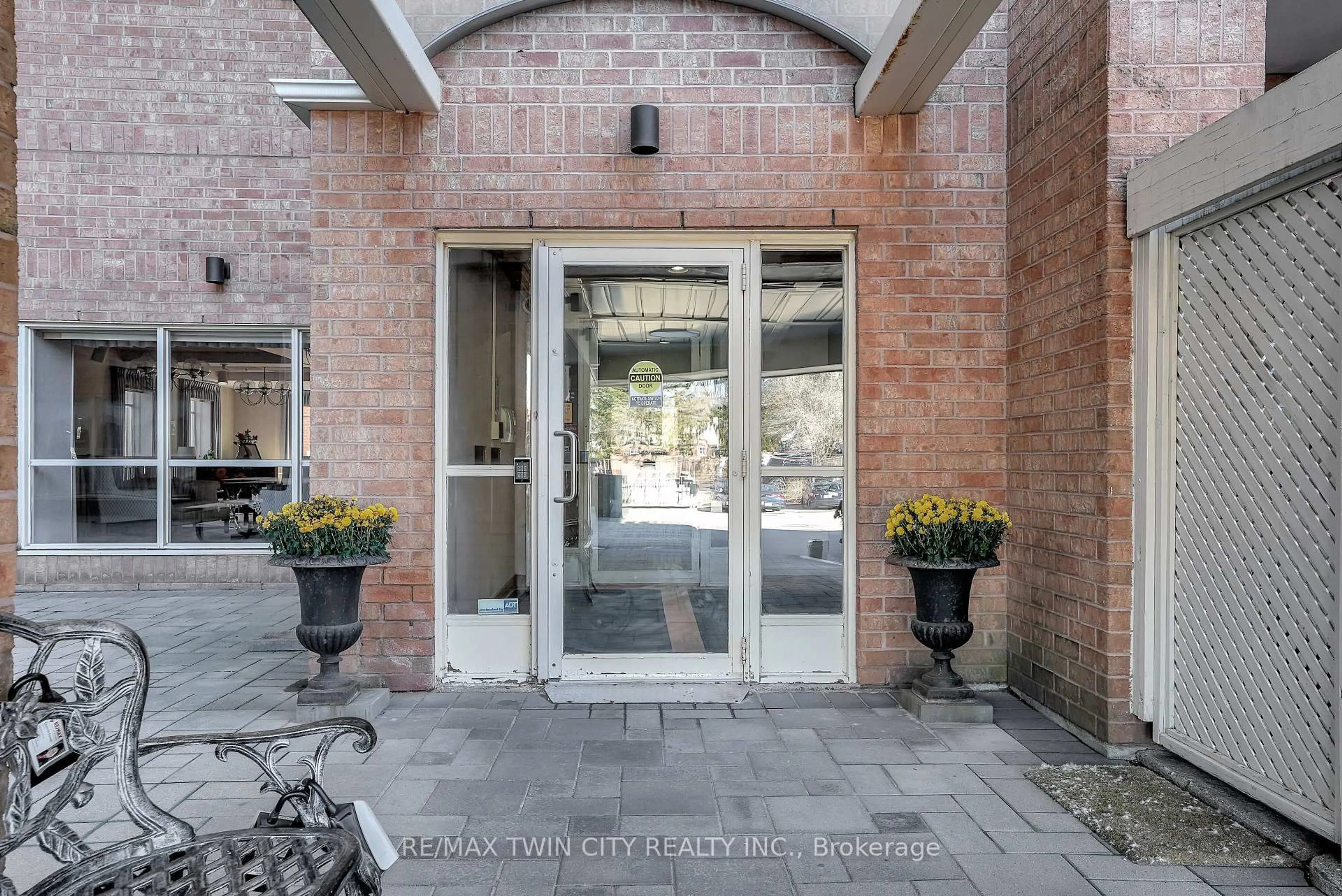Unknown for 1414 King St #703, Kitchener Ontario N2G 4T8