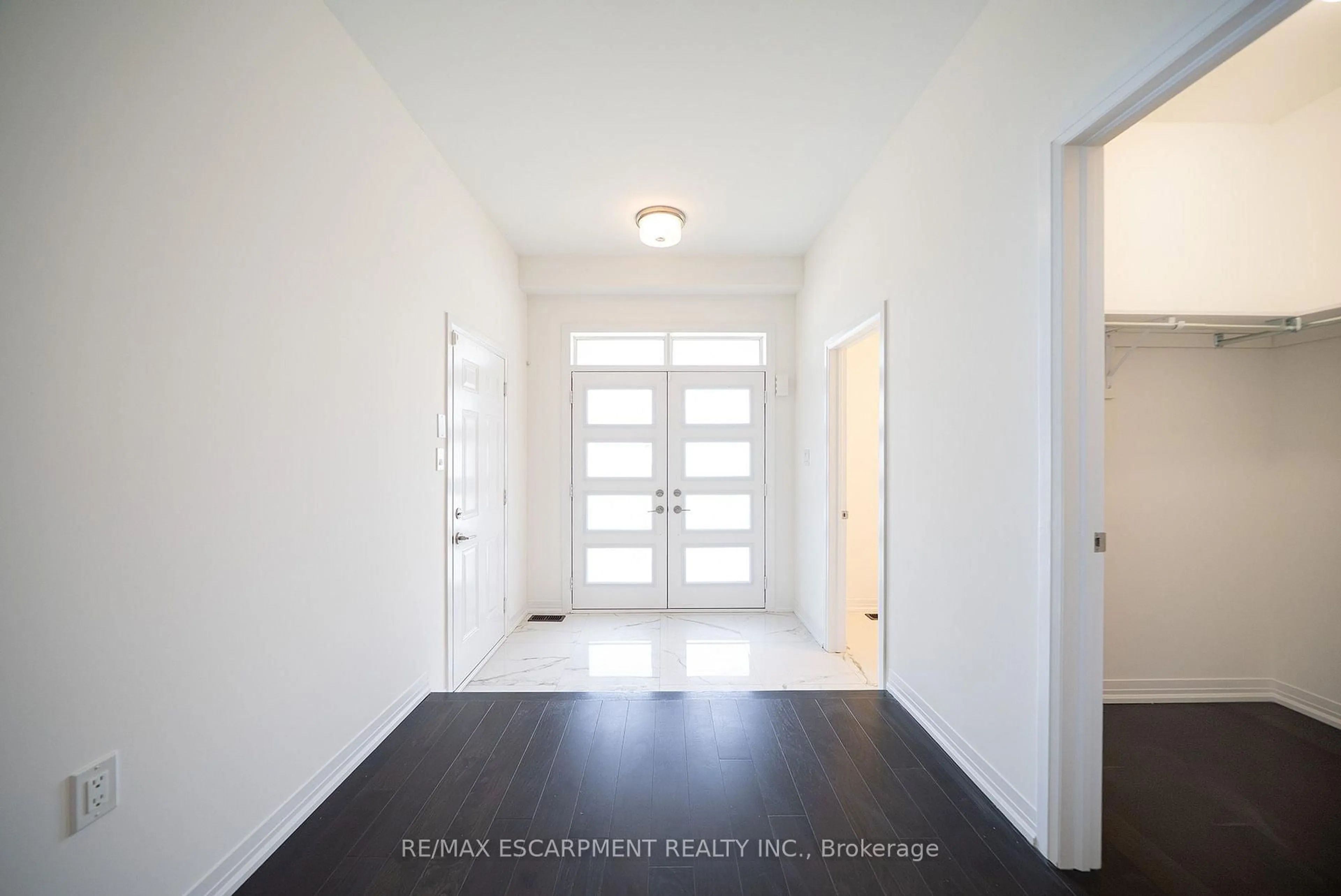 Indoor entryway for 23 Stauffer Rd, Brantford Ontario N3V 0B2