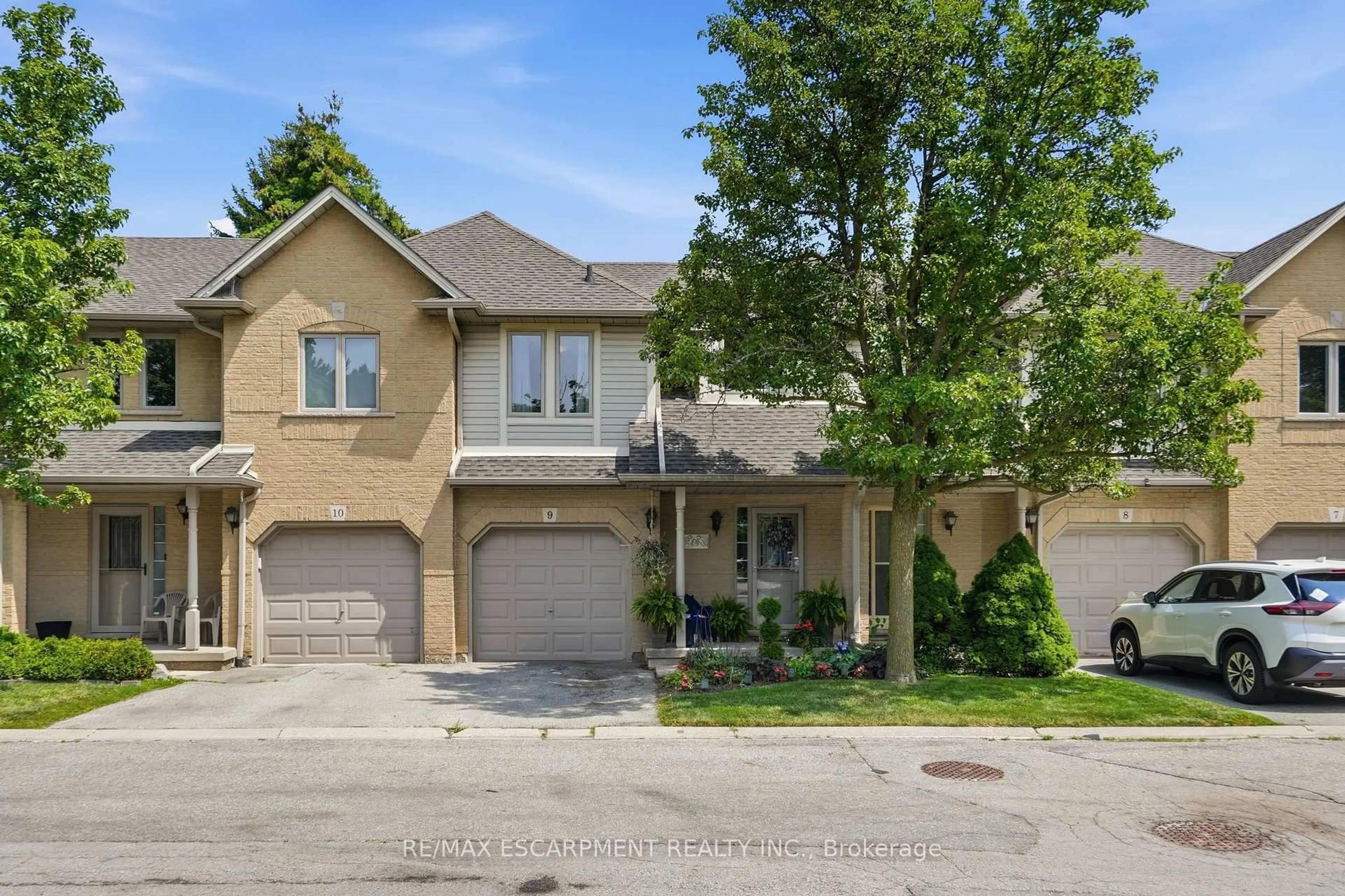 A pic from outside/outdoor area/front of a property/back of a property/a pic from drone, street for 819 Upper Paradise Rd #9, Hamilton Ontario L9C 5R1