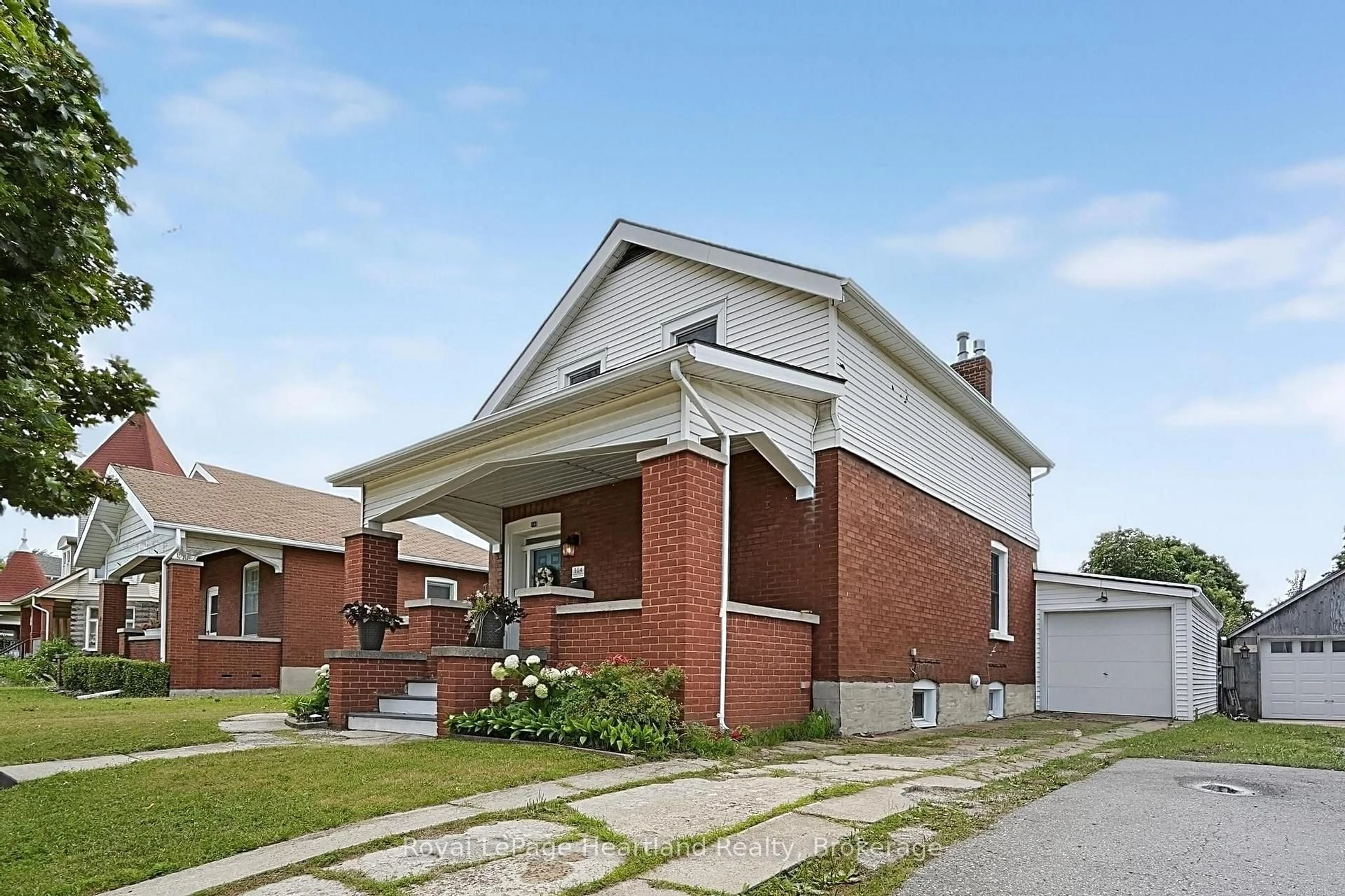 Home with brick exterior material, building for 114 ELGIN Ave, Goderich Ontario N7A 1K6