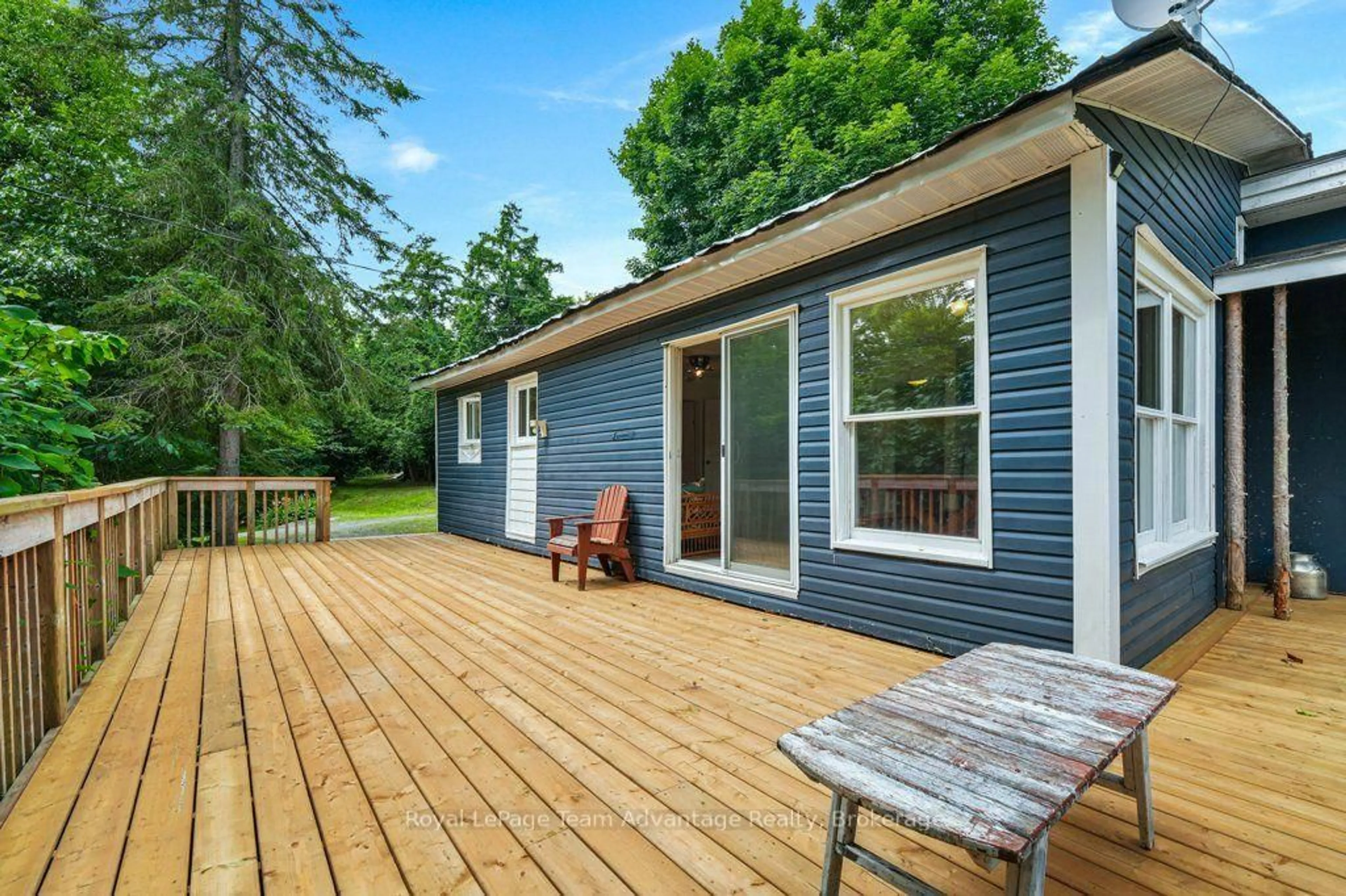 Home with vinyl exterior material, water/lake/river/ocean view for 268 Loch Erne Rd, McDougall Ontario P2A 2W7