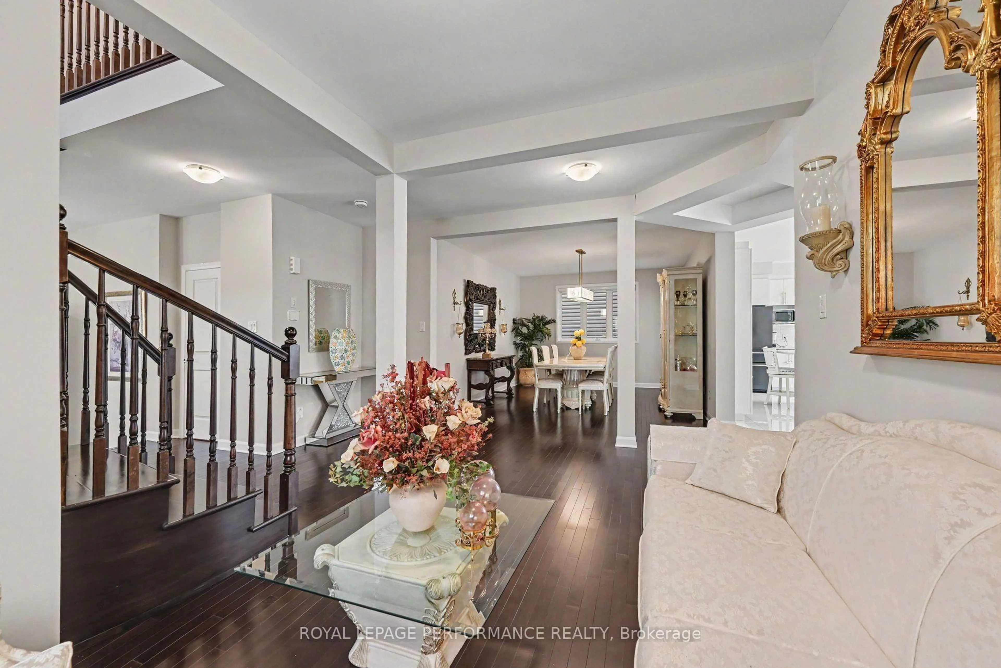 Indoor entryway for 607 Jerome Jodoin Dr, Ottawa Ontario K4A 1L1