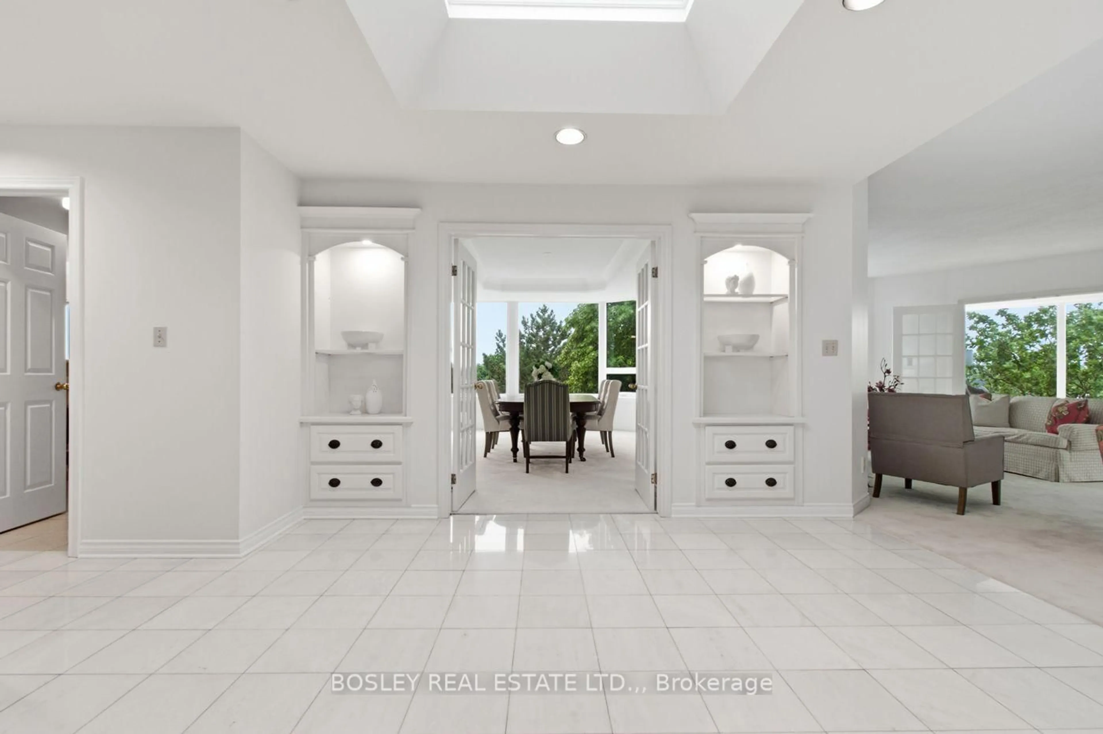 Indoor entryway for 701 GENEVA St #2604, St. Catharines Ontario L2N 7H9