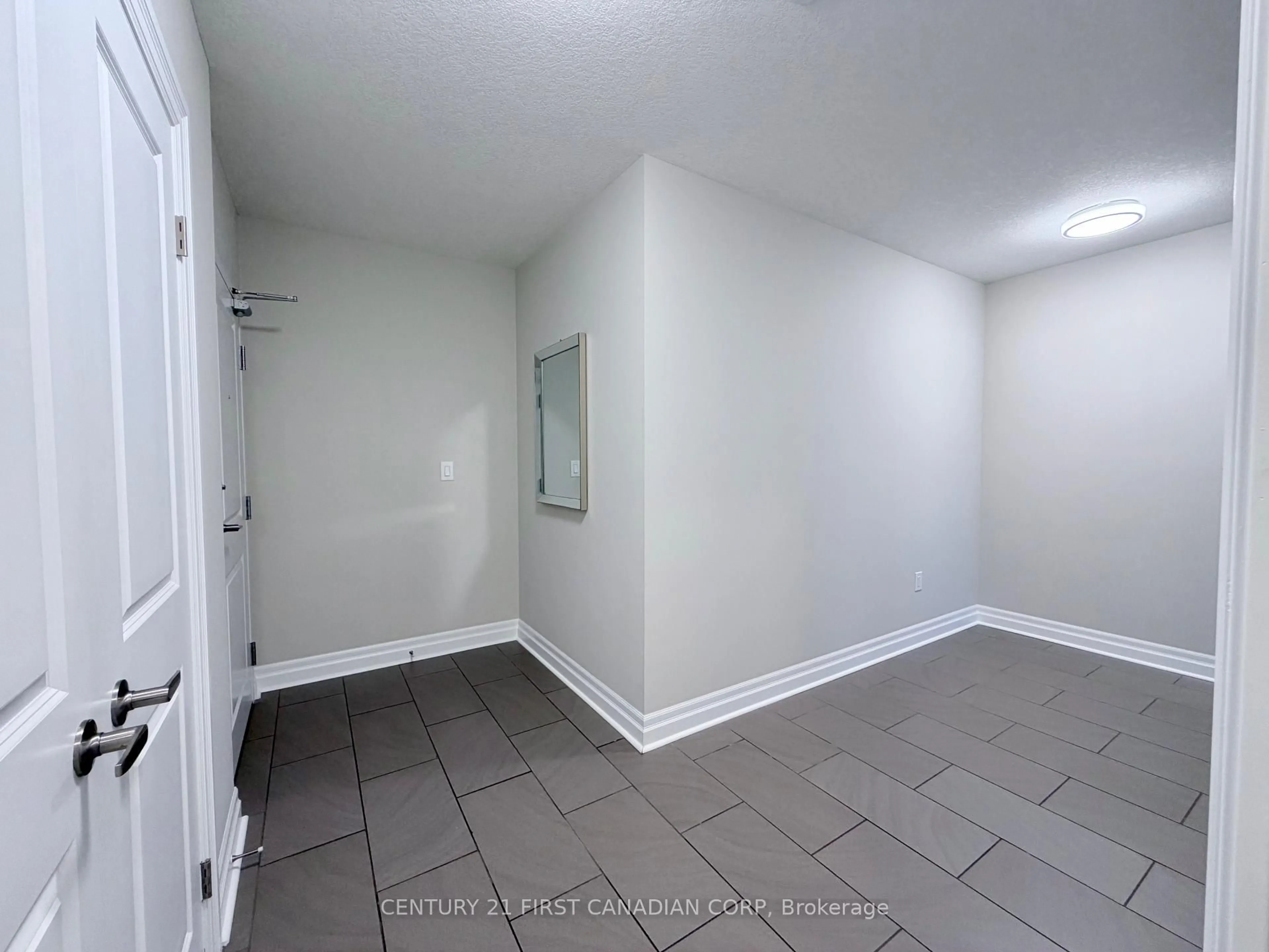 Unknown for 240 Villagewalk Blvd #504, London North Ontario N6G 0P6