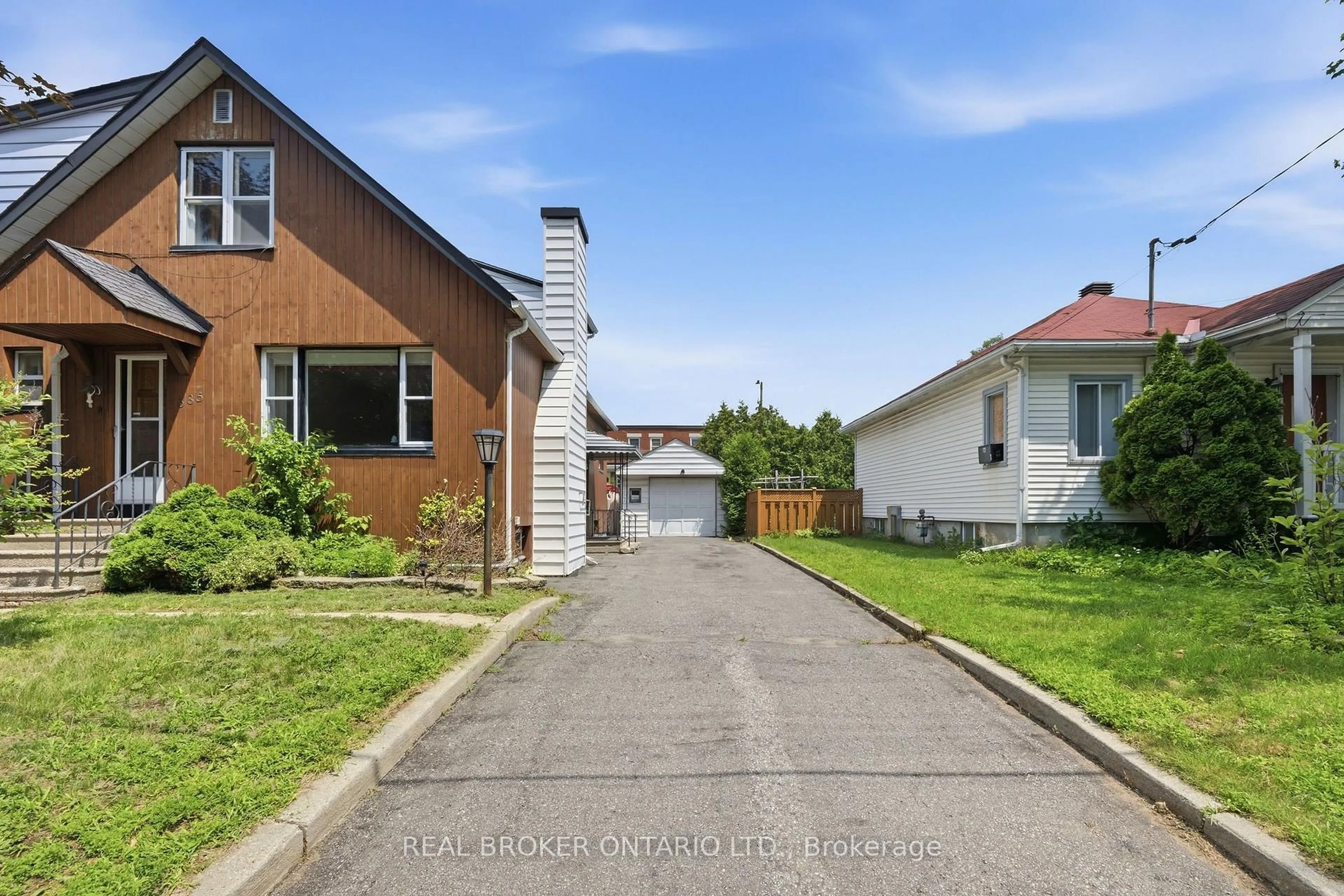 A pic from outside/outdoor area/front of a property/back of a property/a pic from drone, street for 385 Enfield Ave, Ottawa Ontario K1L 7L2