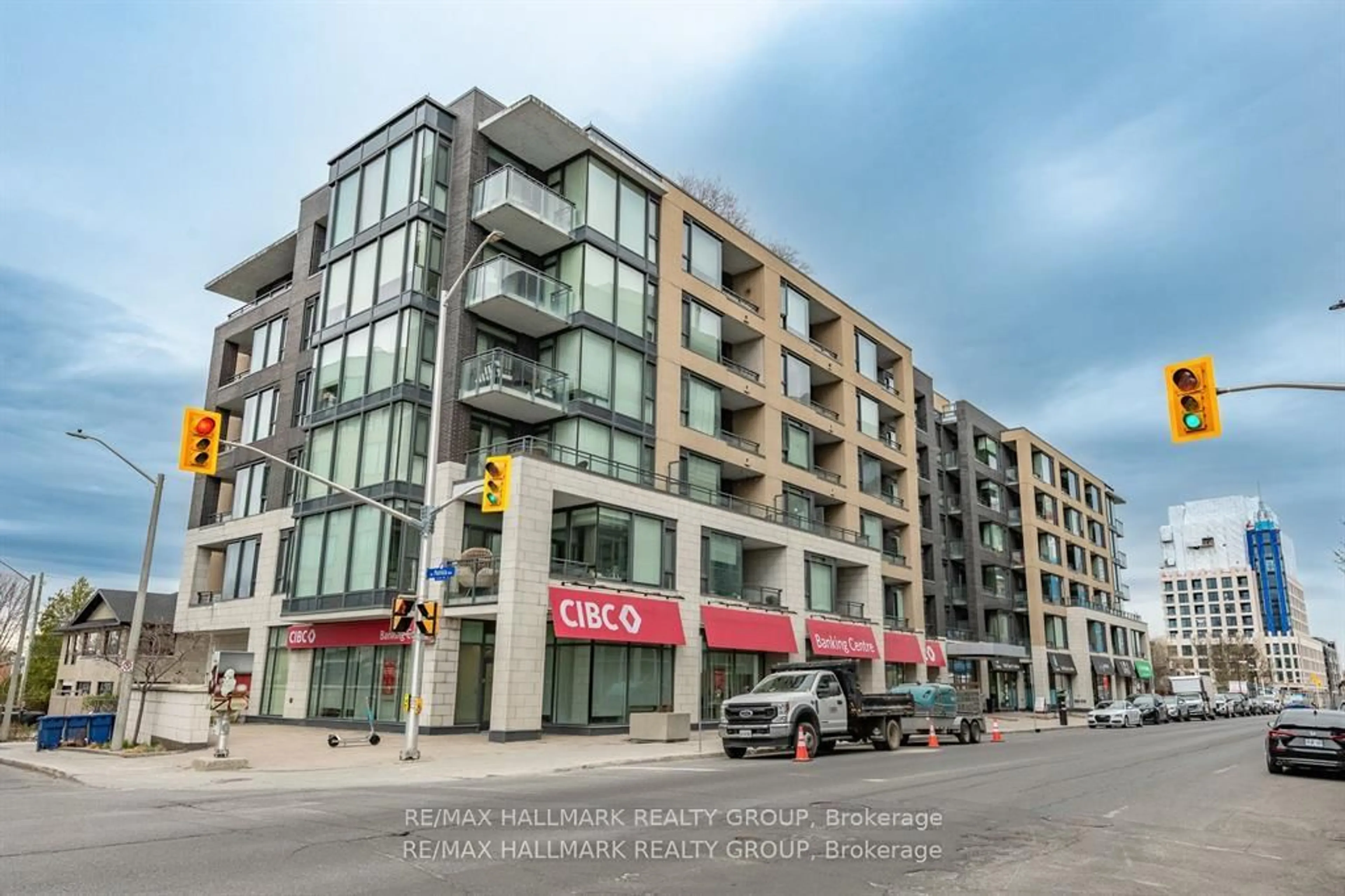 Patio, building for 101 Richmond Rd #319, Ottawa Ontario K1Z 0A6