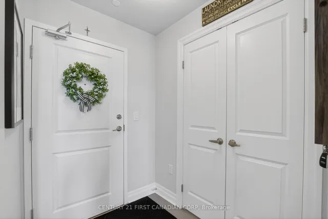260 Villagewalk Blvd #208, London North 5