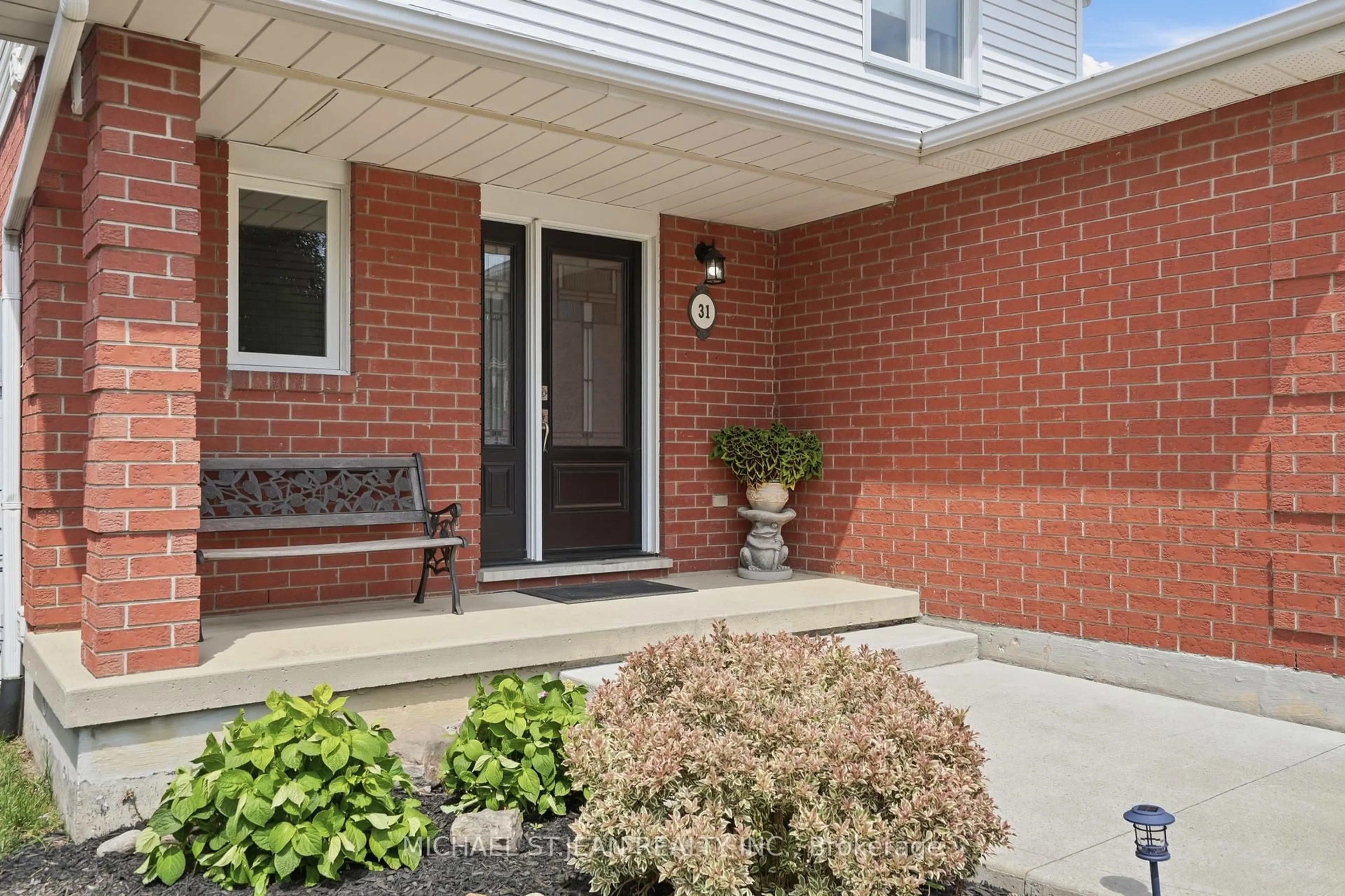 Unknown for 31 Fano Dr, Hamilton Ontario L8W 3J7