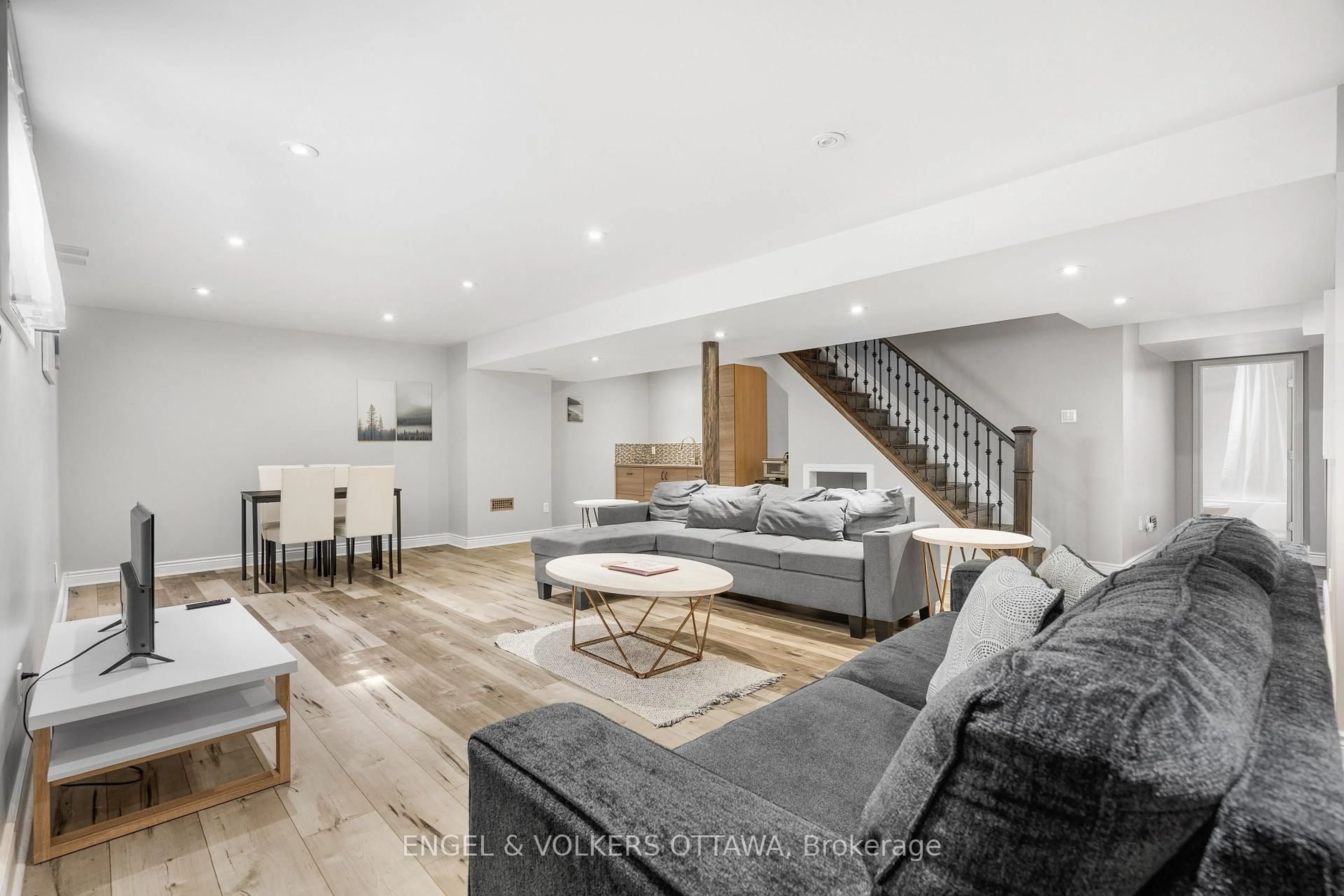 Living room with furniture, unknown for 520 Brigatine Ave, Ottawa Ontario K2S 0P9