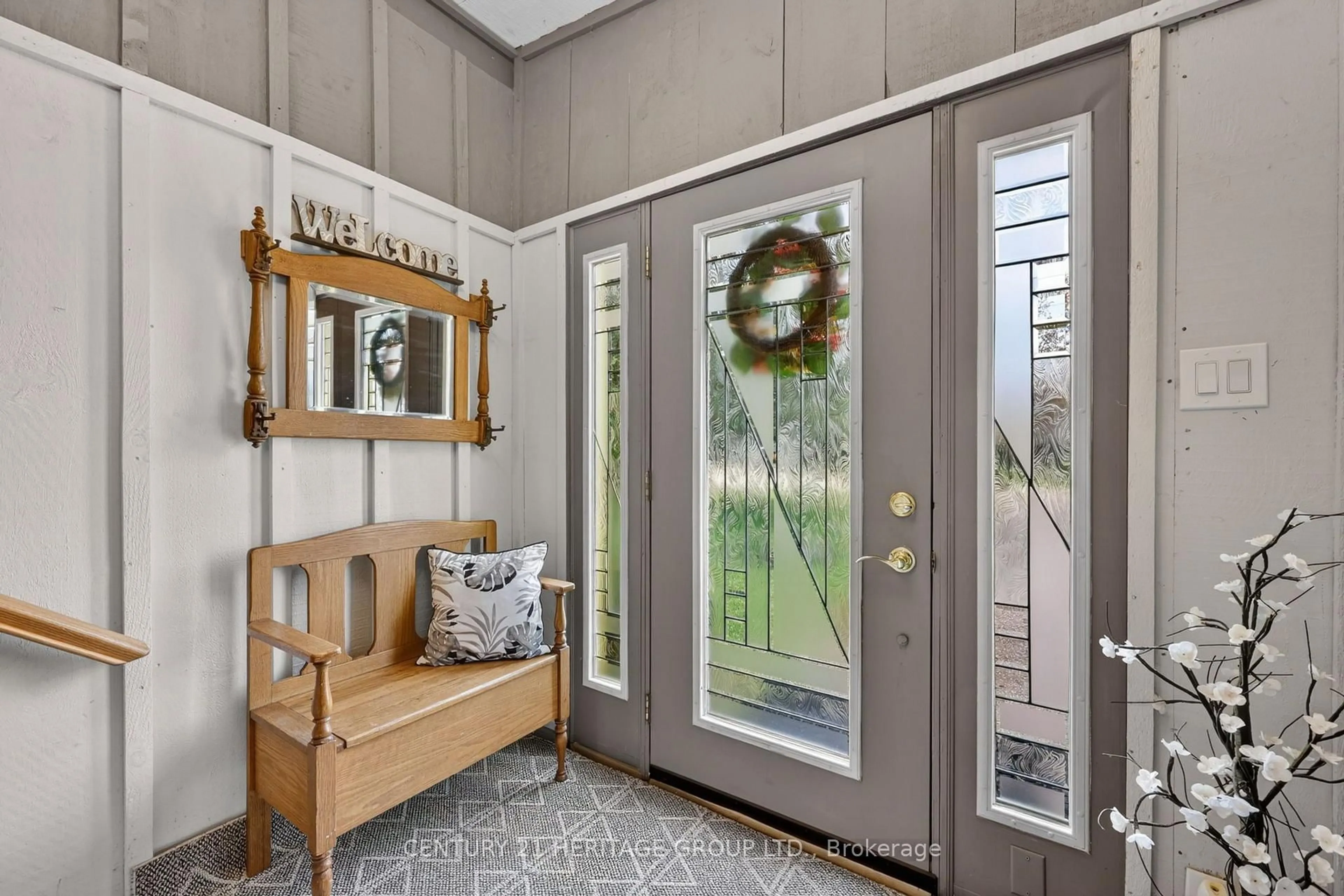 Indoor entryway for 35 Fourth Ave, Wellington North Ontario N0G 2K0