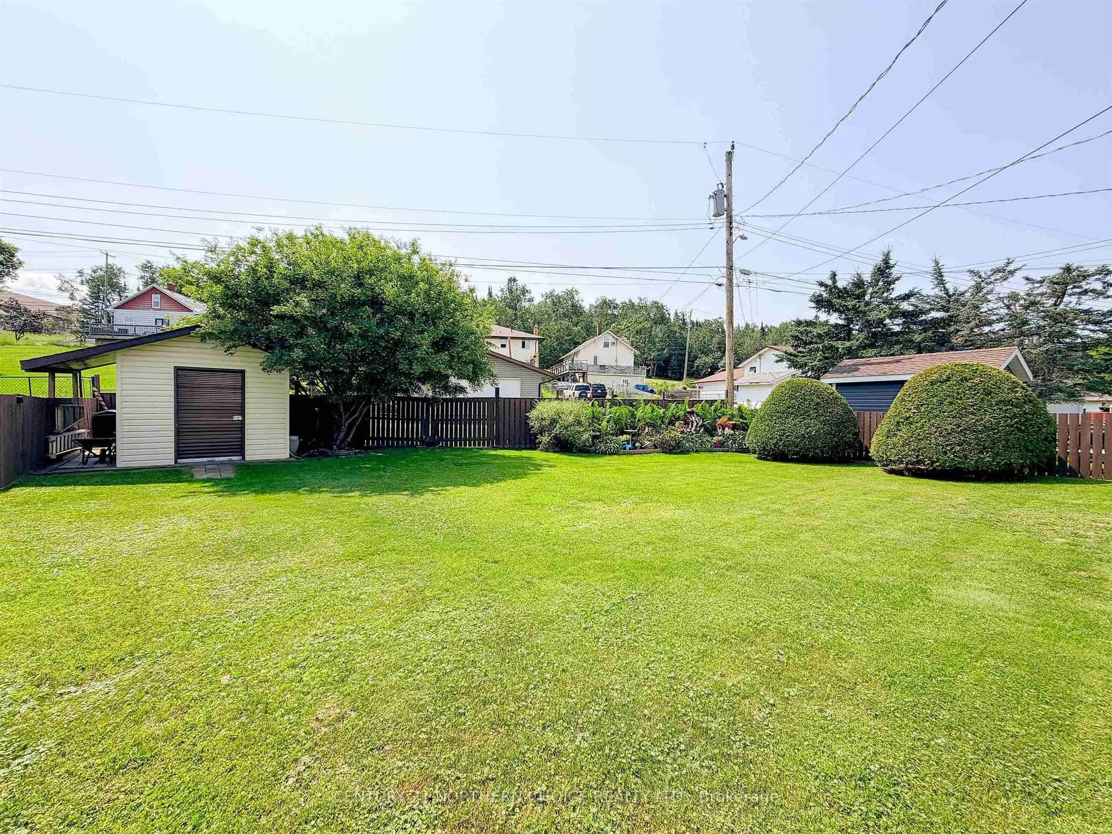 A pic from outside/outdoor area/front of a property/back of a property/a pic from drone, street for 917 Valley Drive, Kenora Ontario P9N 4A9