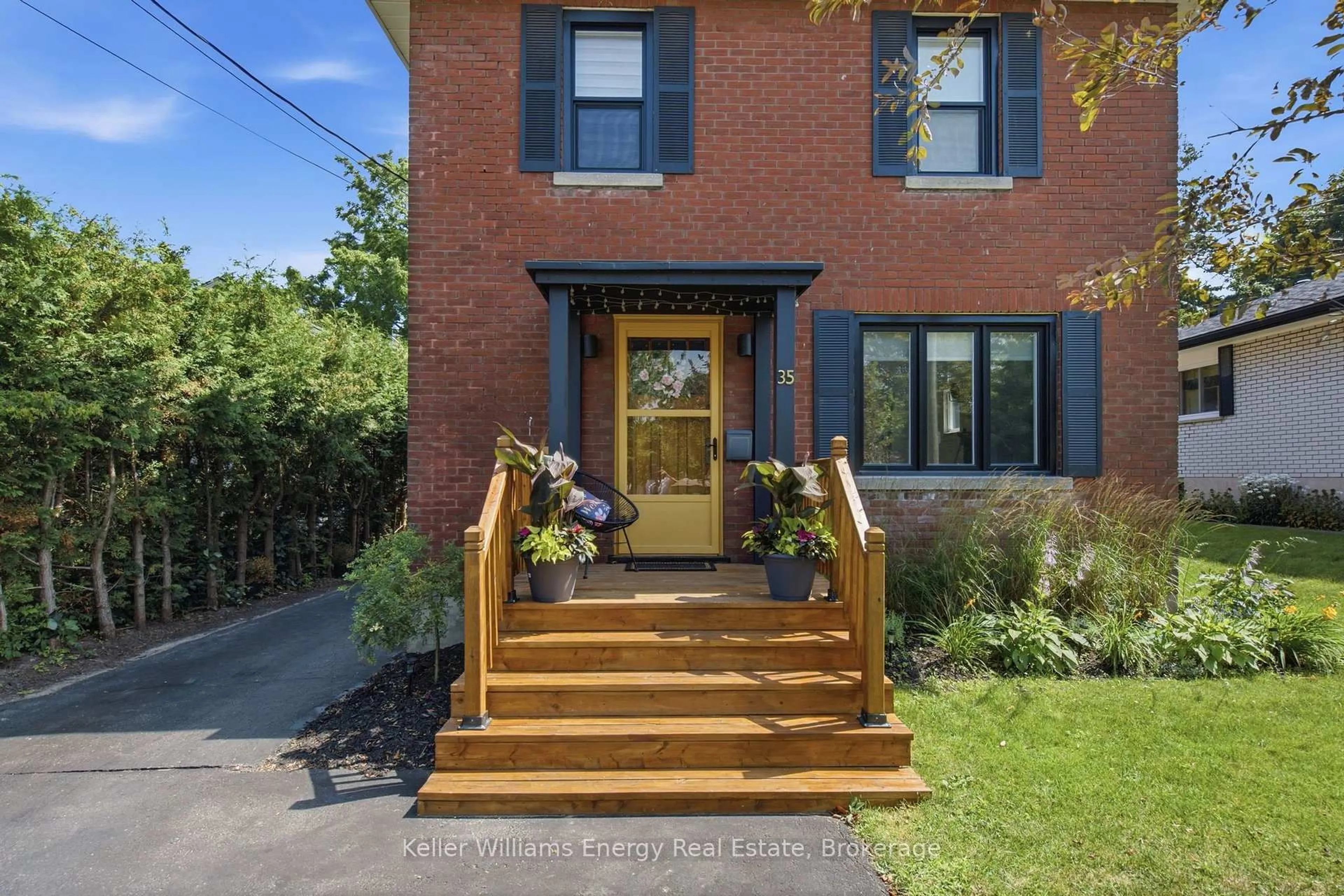 Home with brick exterior material, street for 35 Havelock St, Cobourg Ontario K9A 2J2