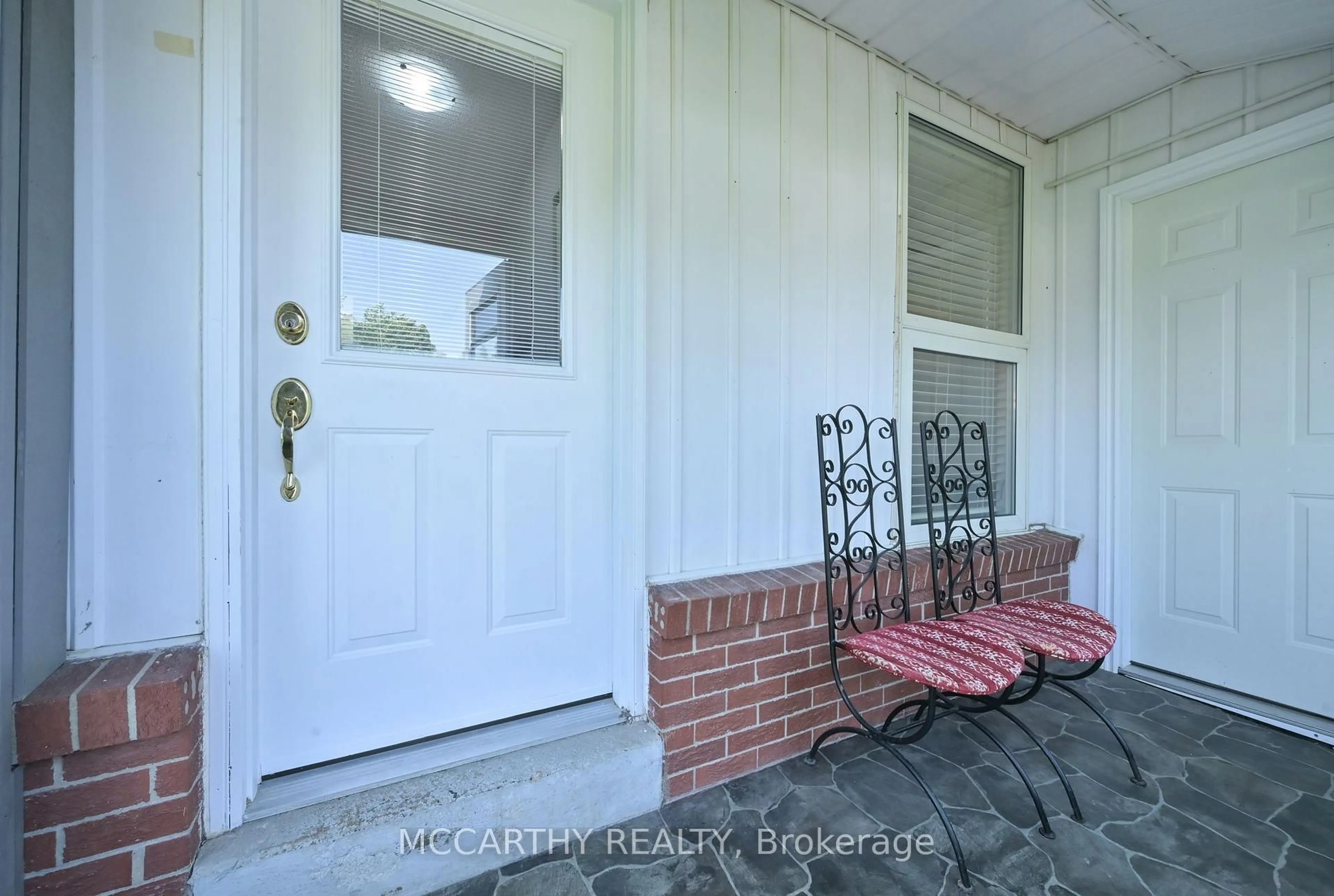 Indoor entryway for 358 JELLY St, Shelburne Ontario L9V 2Y6