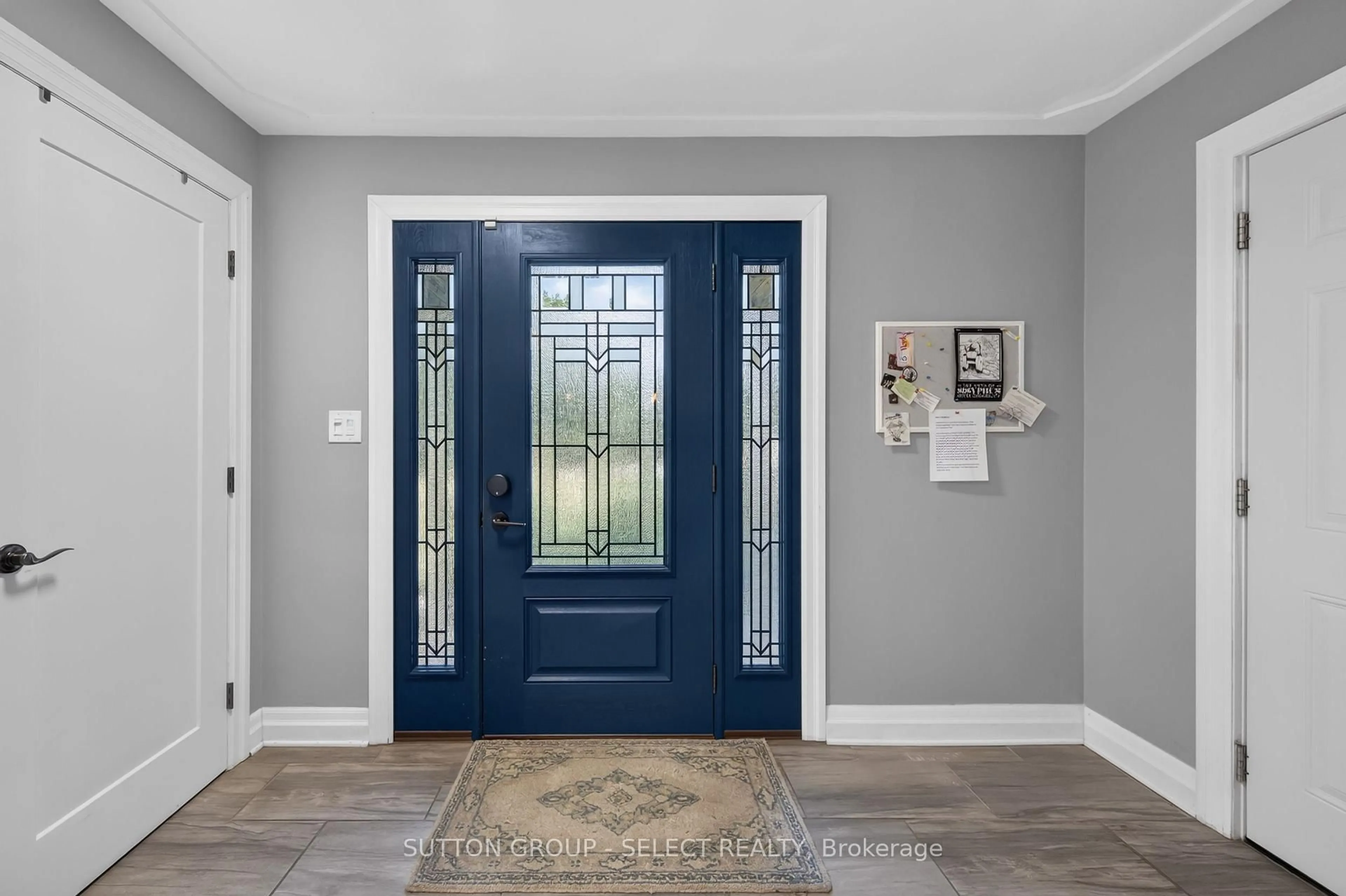 Indoor entryway for 429 Jarvis St, London South Ontario N6K 1X2