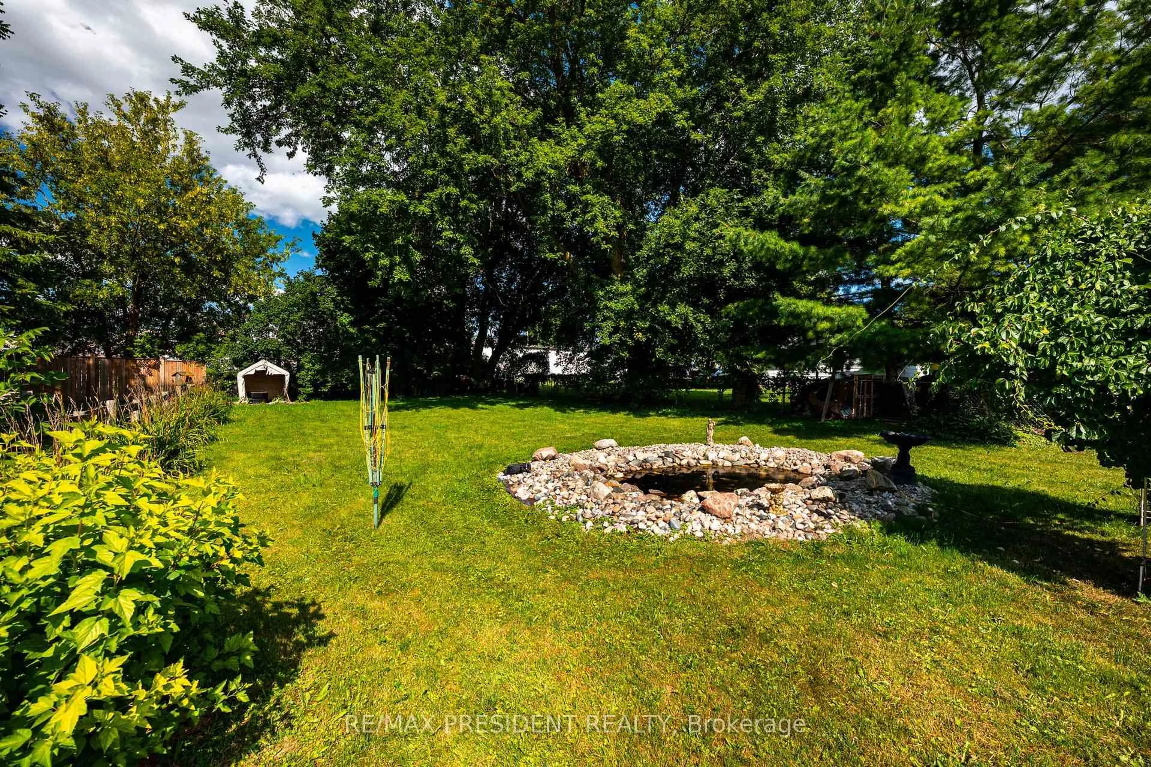 A pic from outside/outdoor area/front of a property/back of a property/a pic from drone, unknown for 181 Edward St, Wellington North Ontario N0G 1A0
