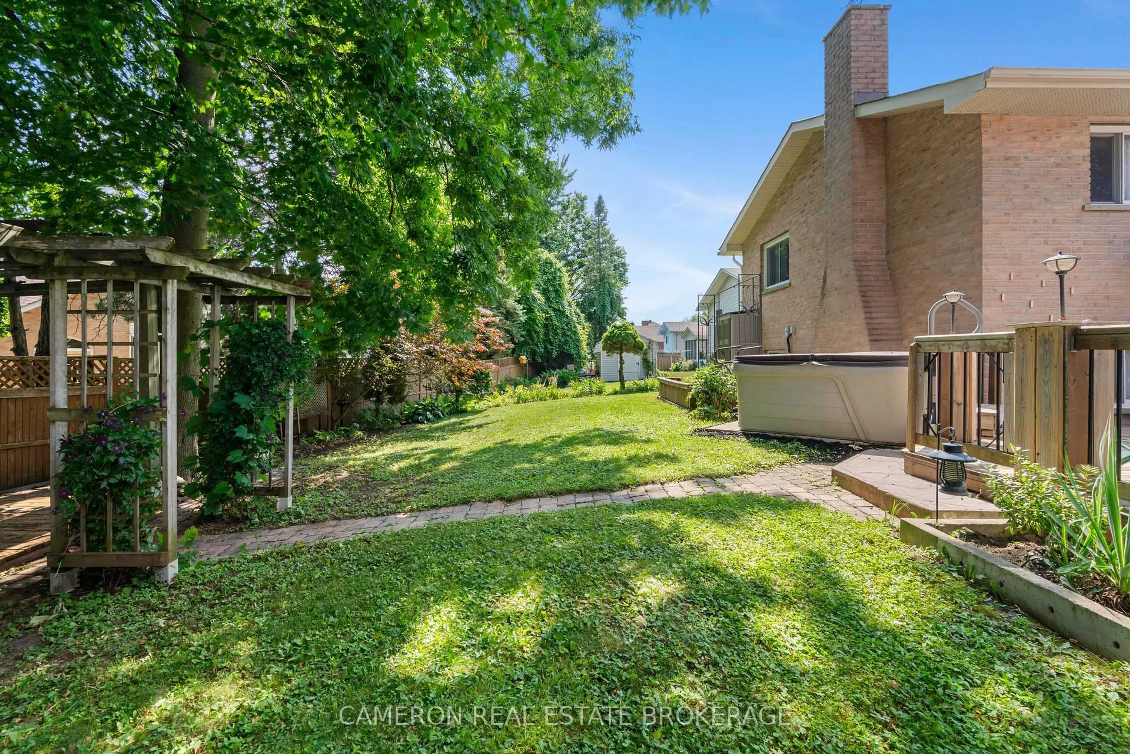 Patio, unknown for 1344 Stormont Dr, Cornwall Ontario K6H 6Y1
