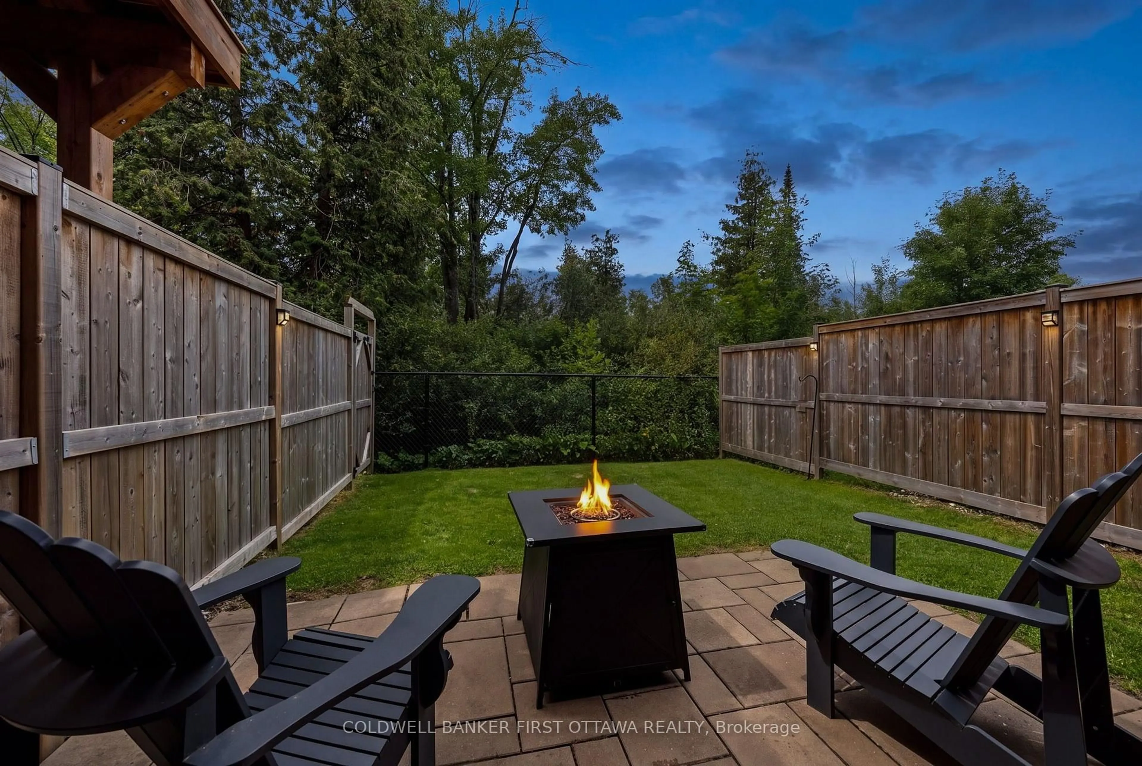 Patio, unknown for 94 Porter St, Stittsville Ontario K2S 2L8