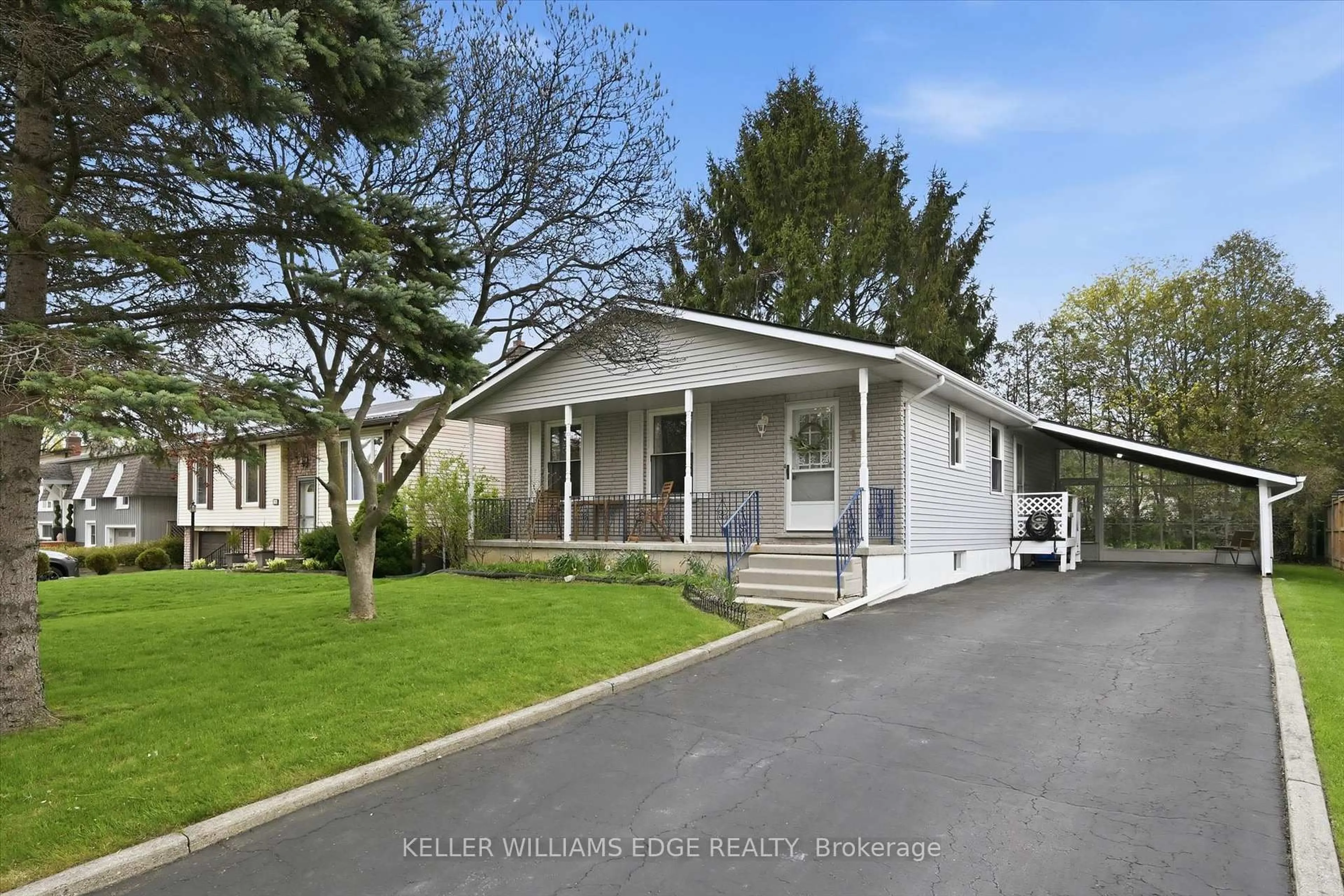 Home with vinyl exterior material, street for 17 Richardson Dr, Norfolk Ontario N0A 1N4