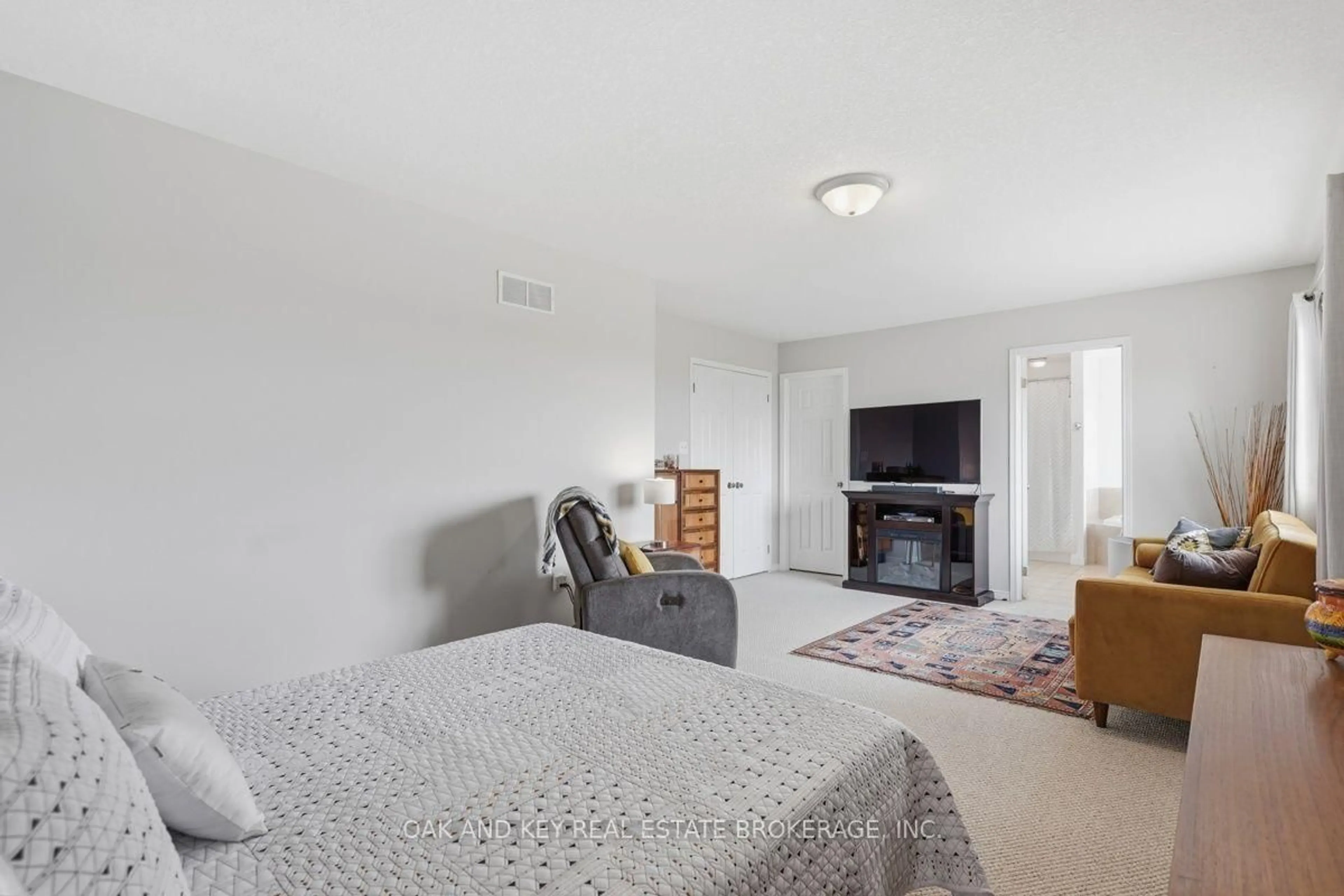A pic of a room for 1269 Birchwood Dr, London South Ontario N6K 5C2